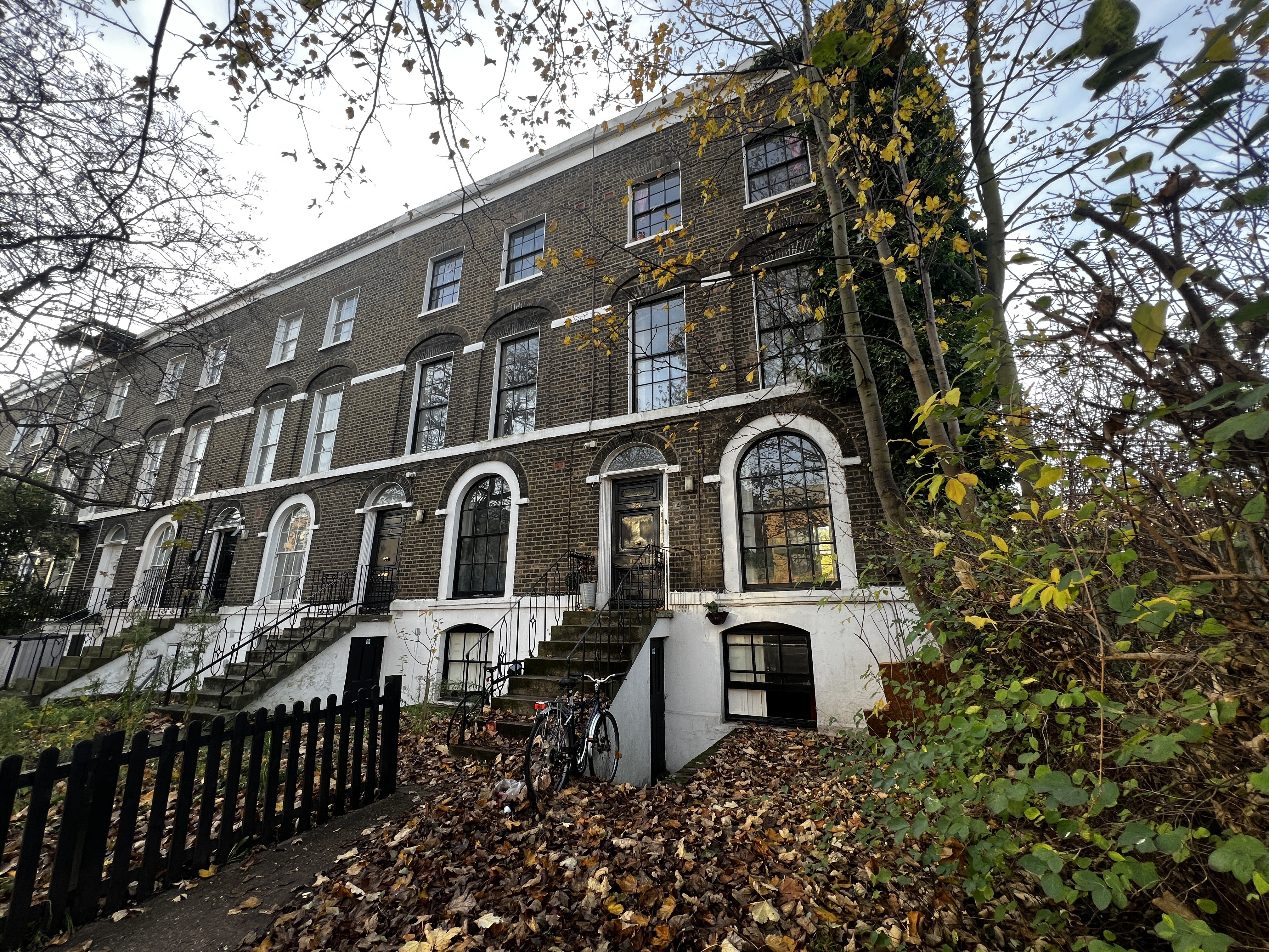 INVESTMENT - Freehold End of Terrace (HMO) Building 