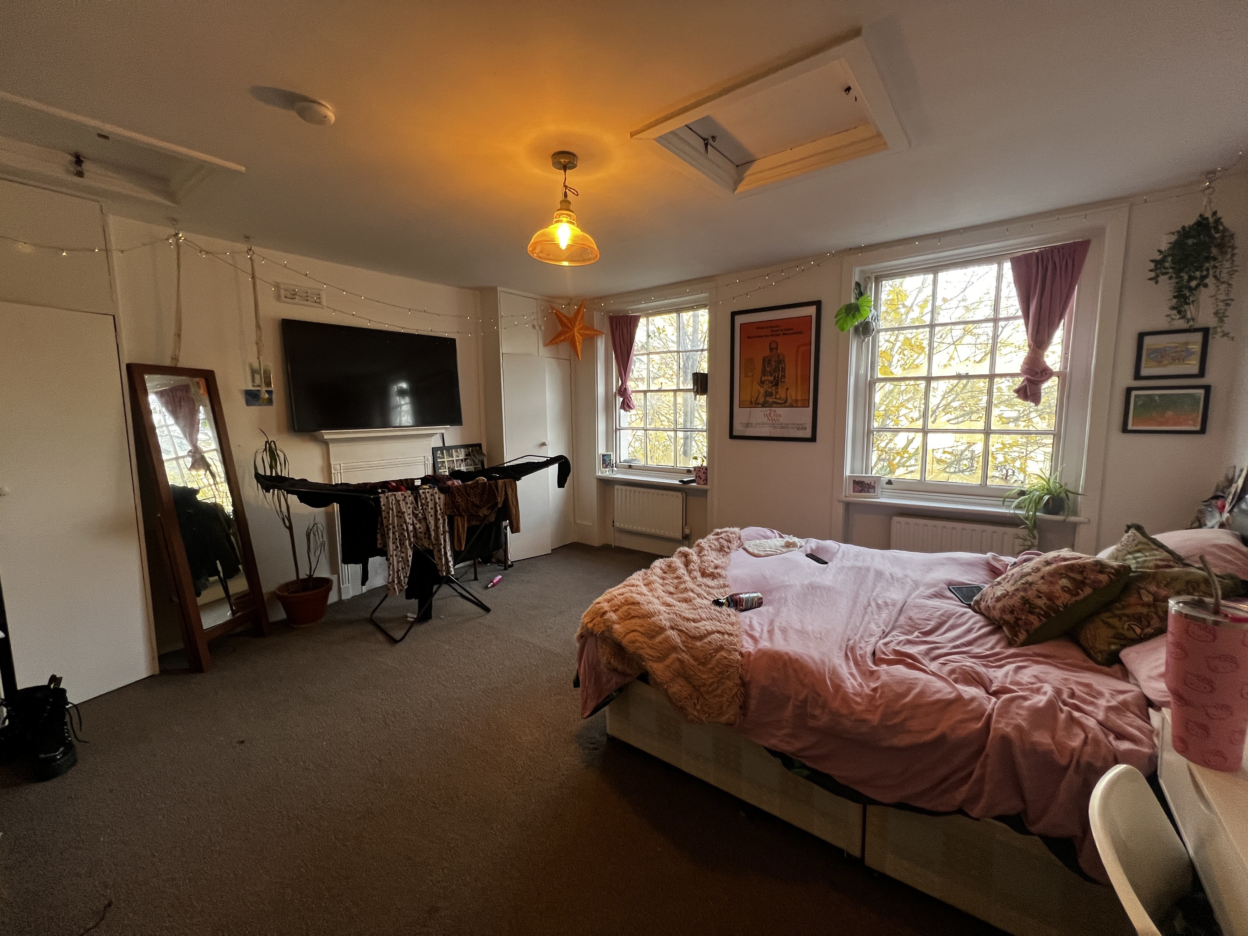 INVESTMENT - Freehold End of Terrace (HMO) Building 