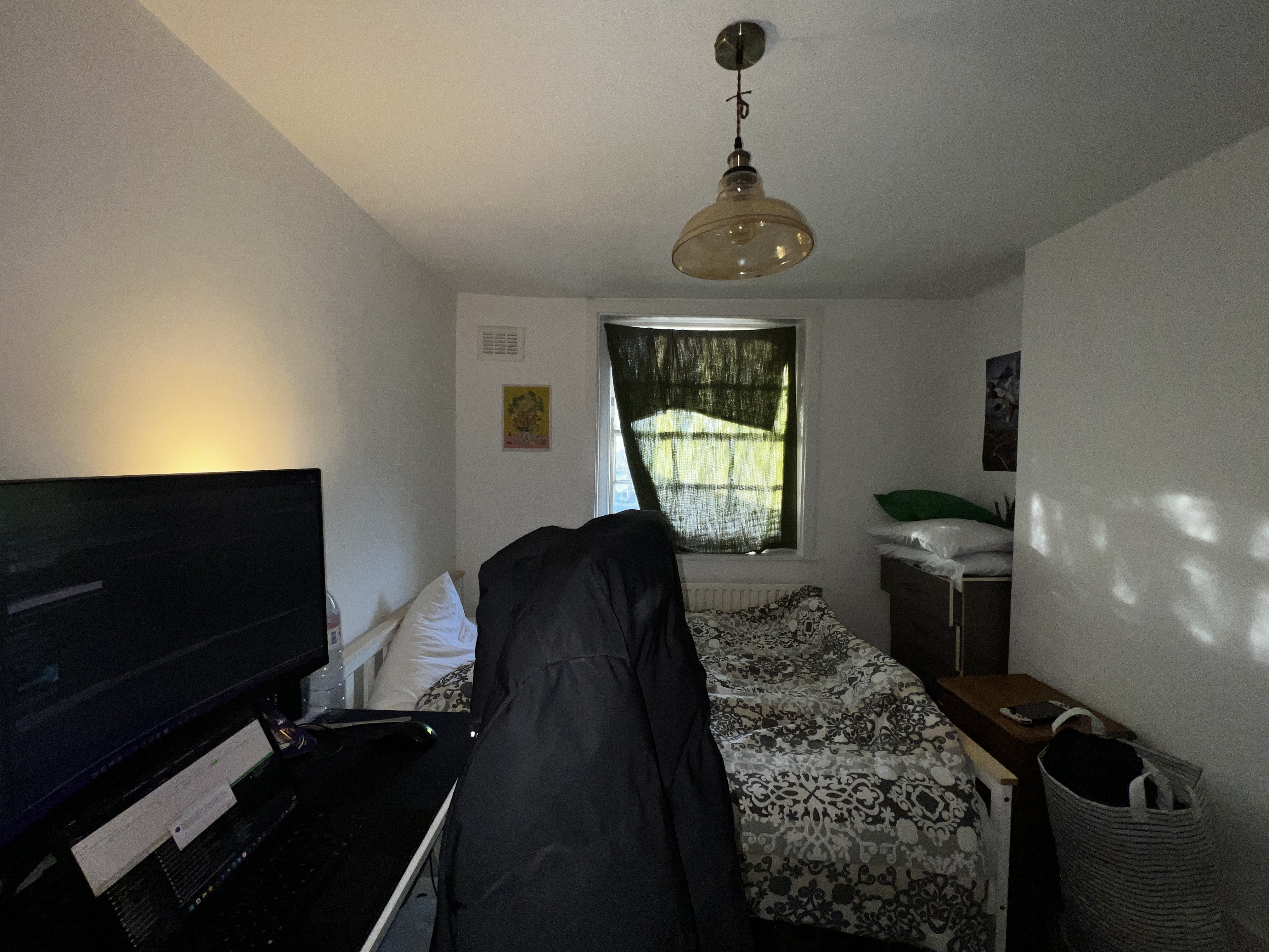 INVESTMENT - Freehold End of Terrace (HMO) Building 