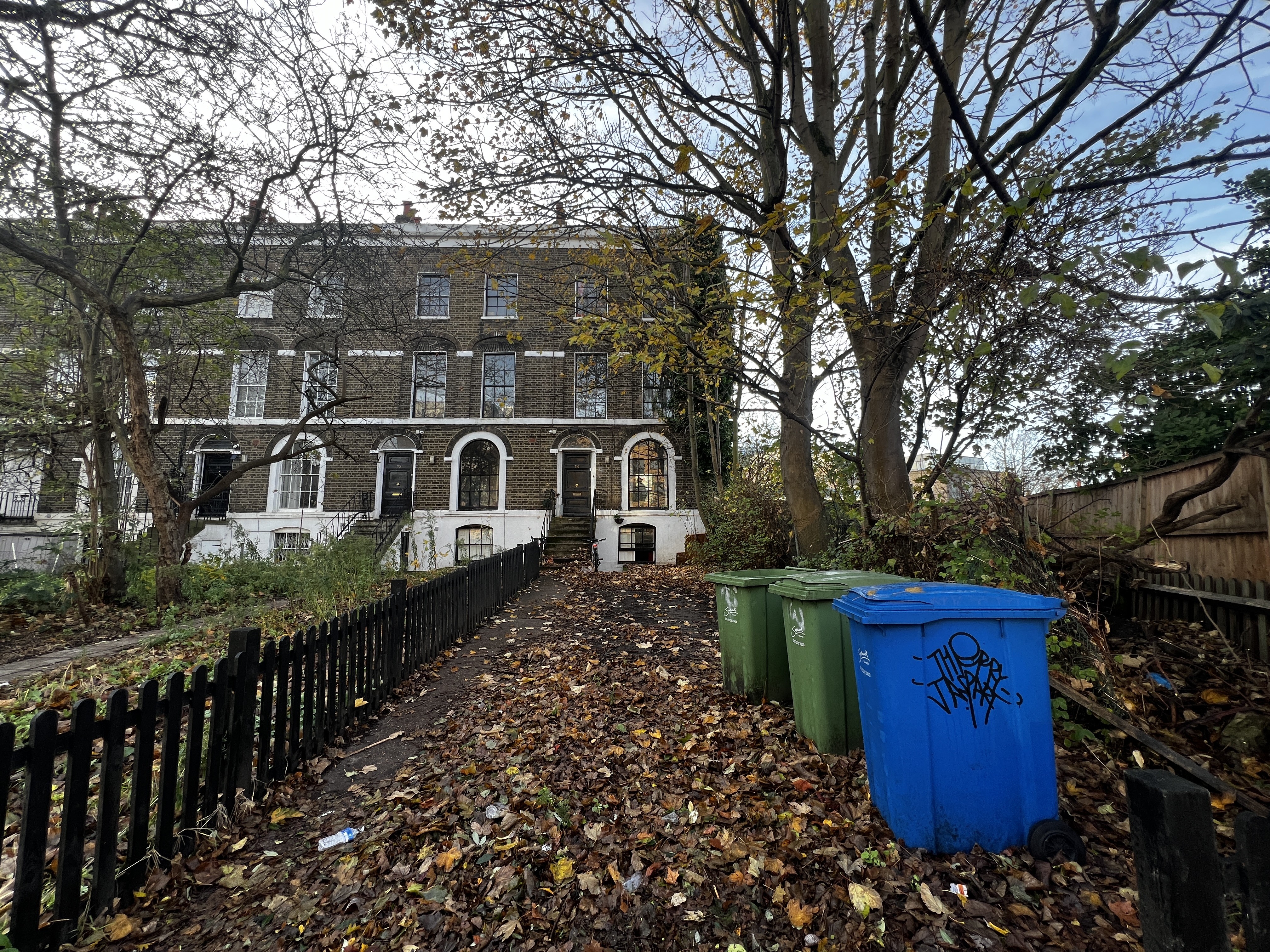 INVESTMENT - Freehold End of Terrace (HMO) Building 