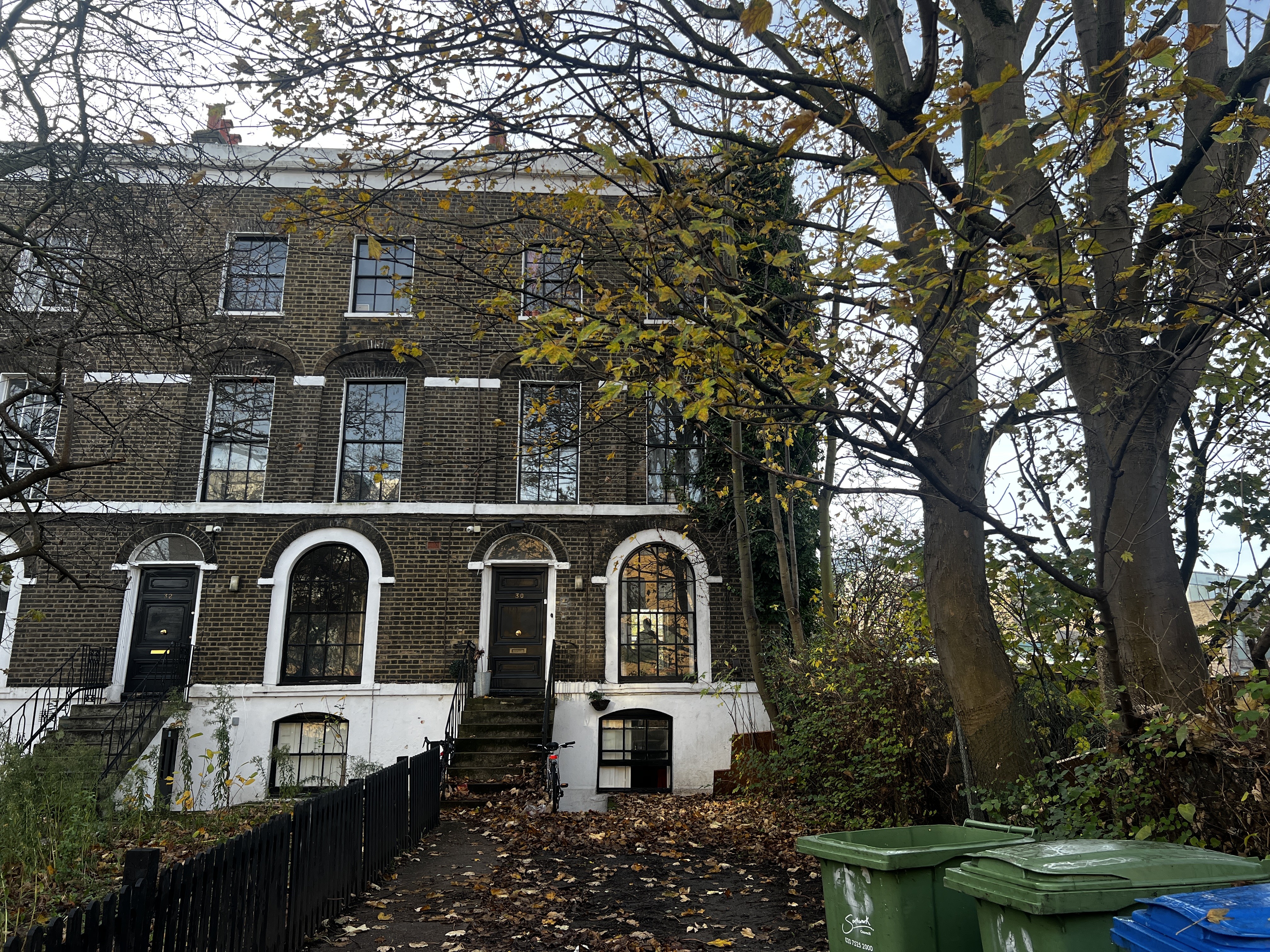 INVESTMENT - Freehold End of Terrace (HMO) Building 