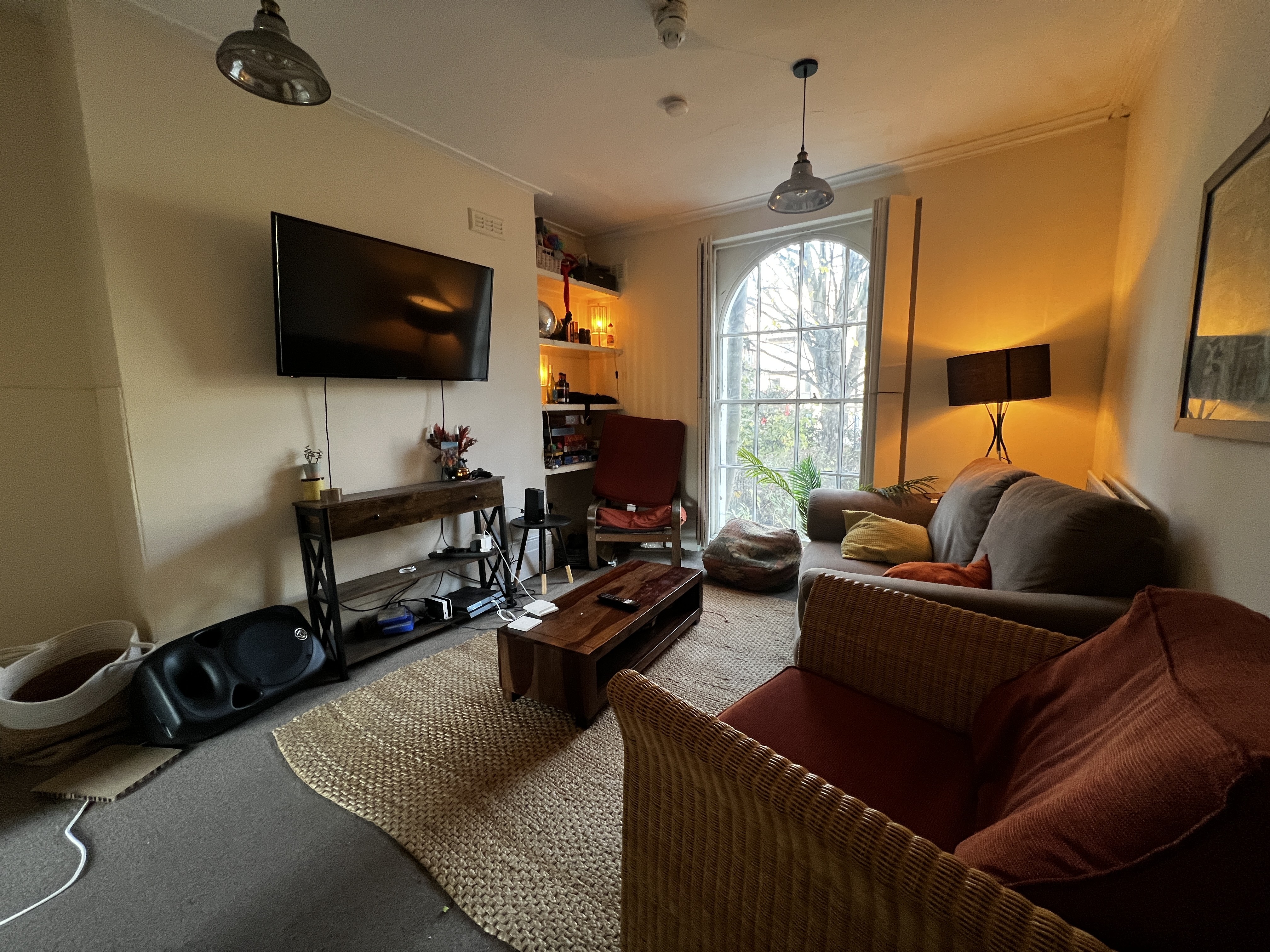 INVESTMENT - Freehold End of Terrace (HMO) Building 