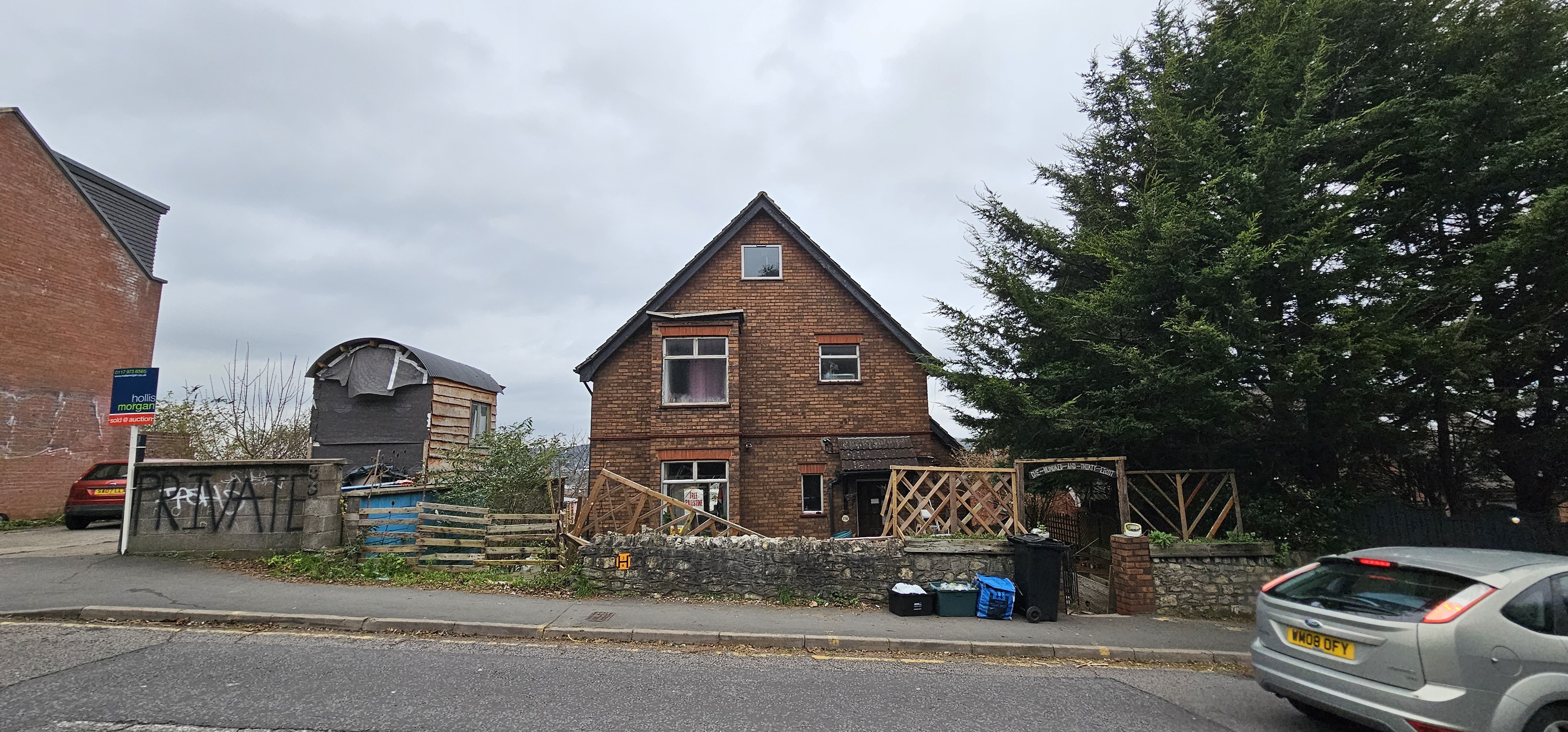 INVESTMENT - Freehold Detached House 
