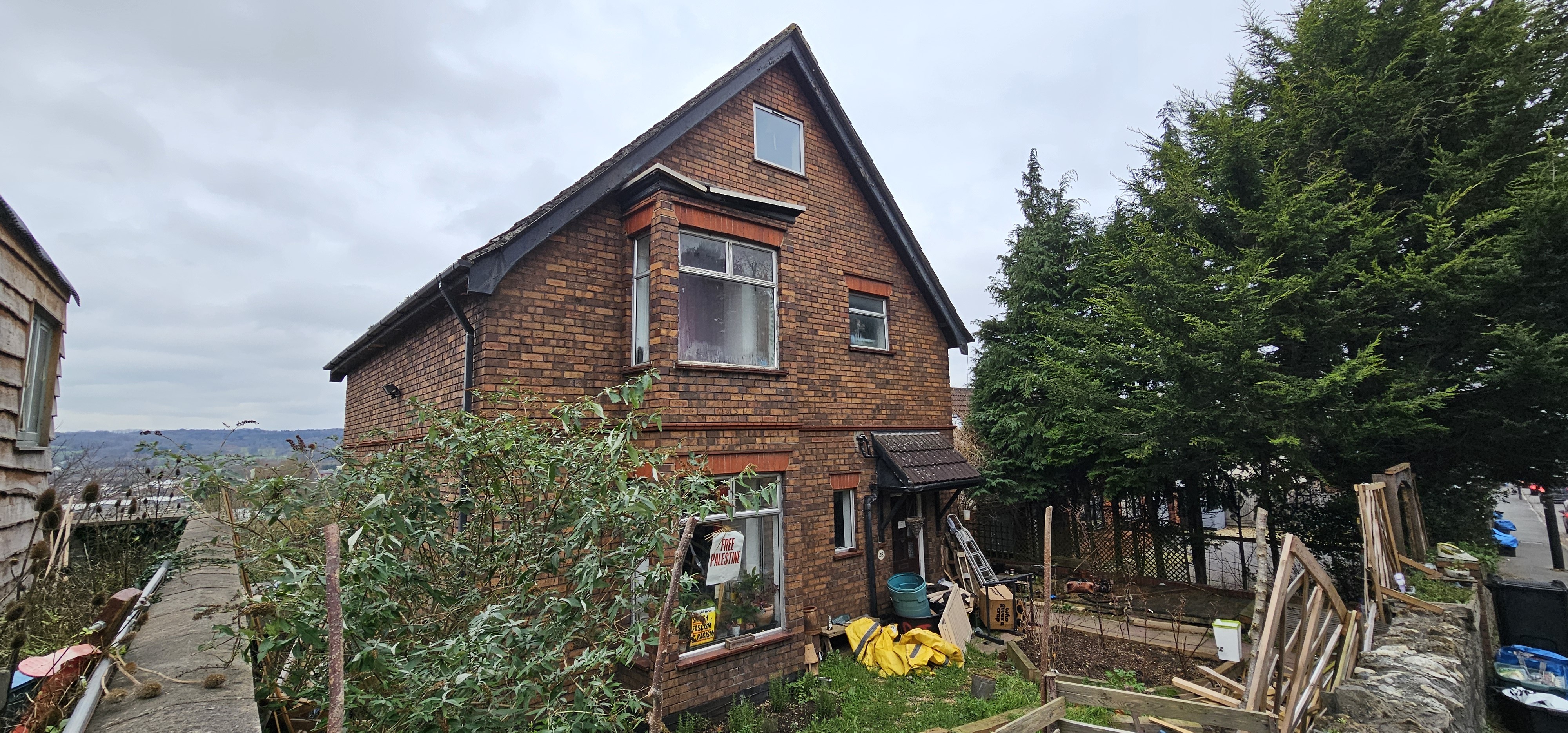 INVESTMENT - Freehold Detached House 