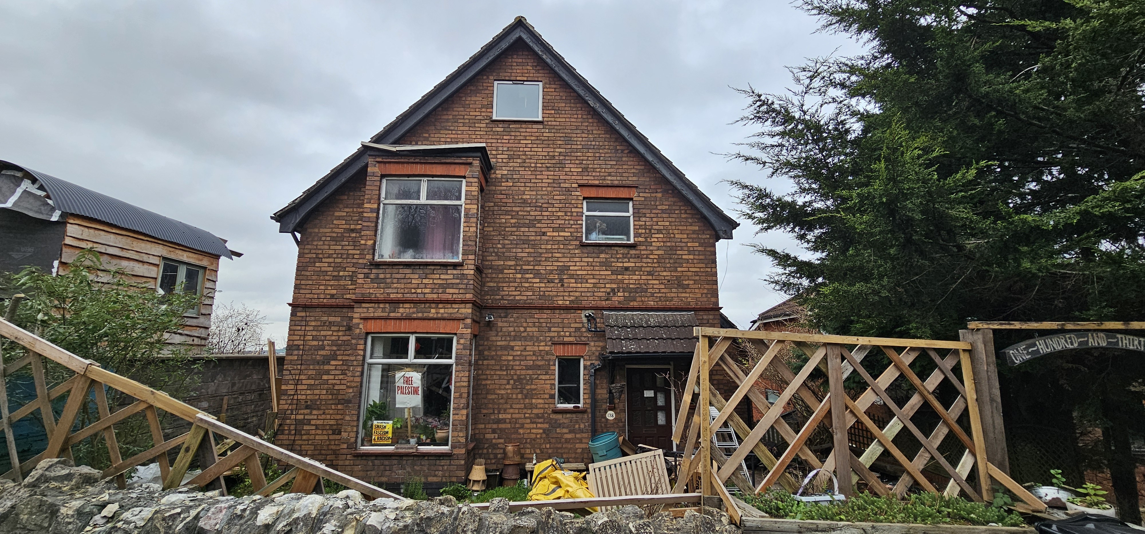 INVESTMENT - Freehold Detached House 