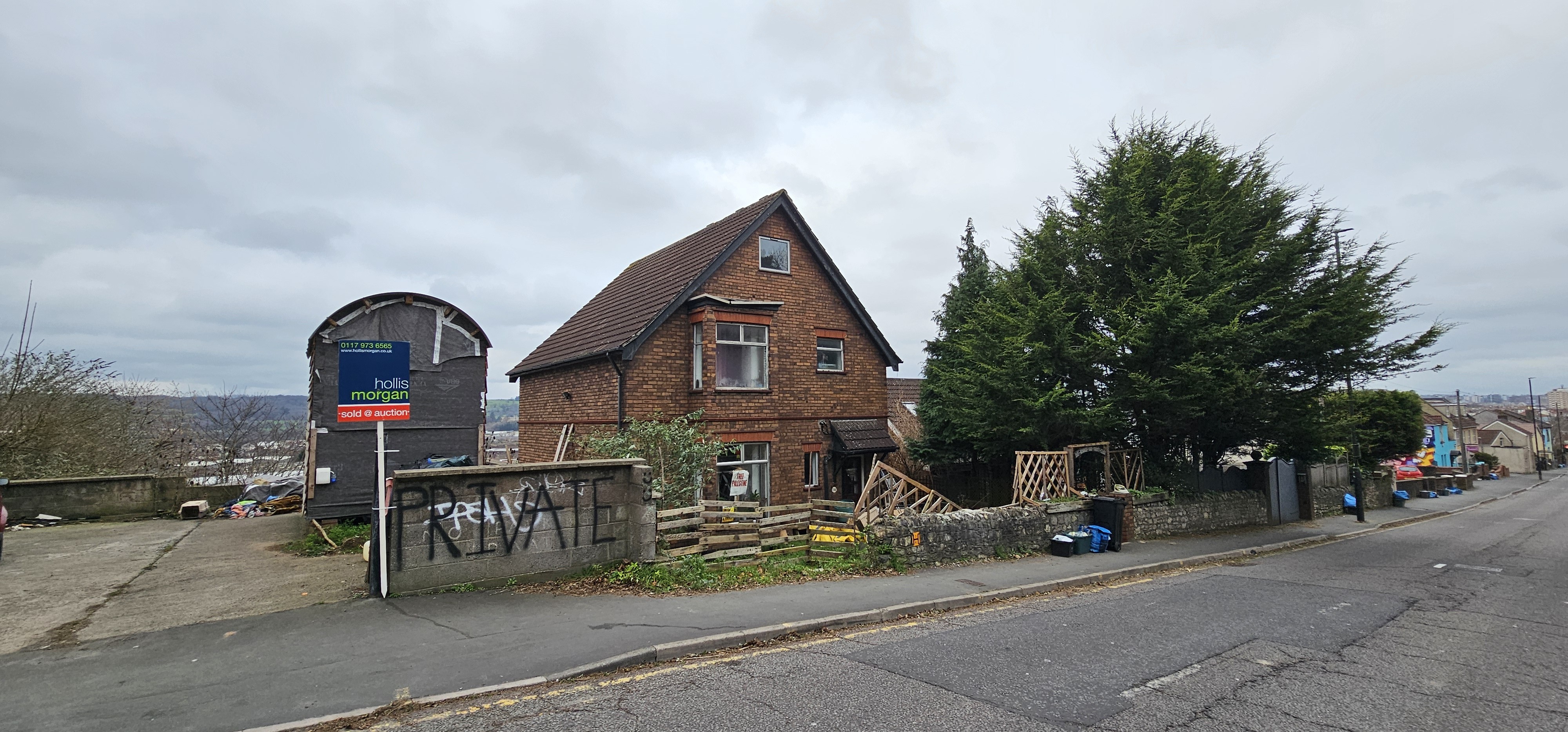 INVESTMENT - Freehold Detached House 