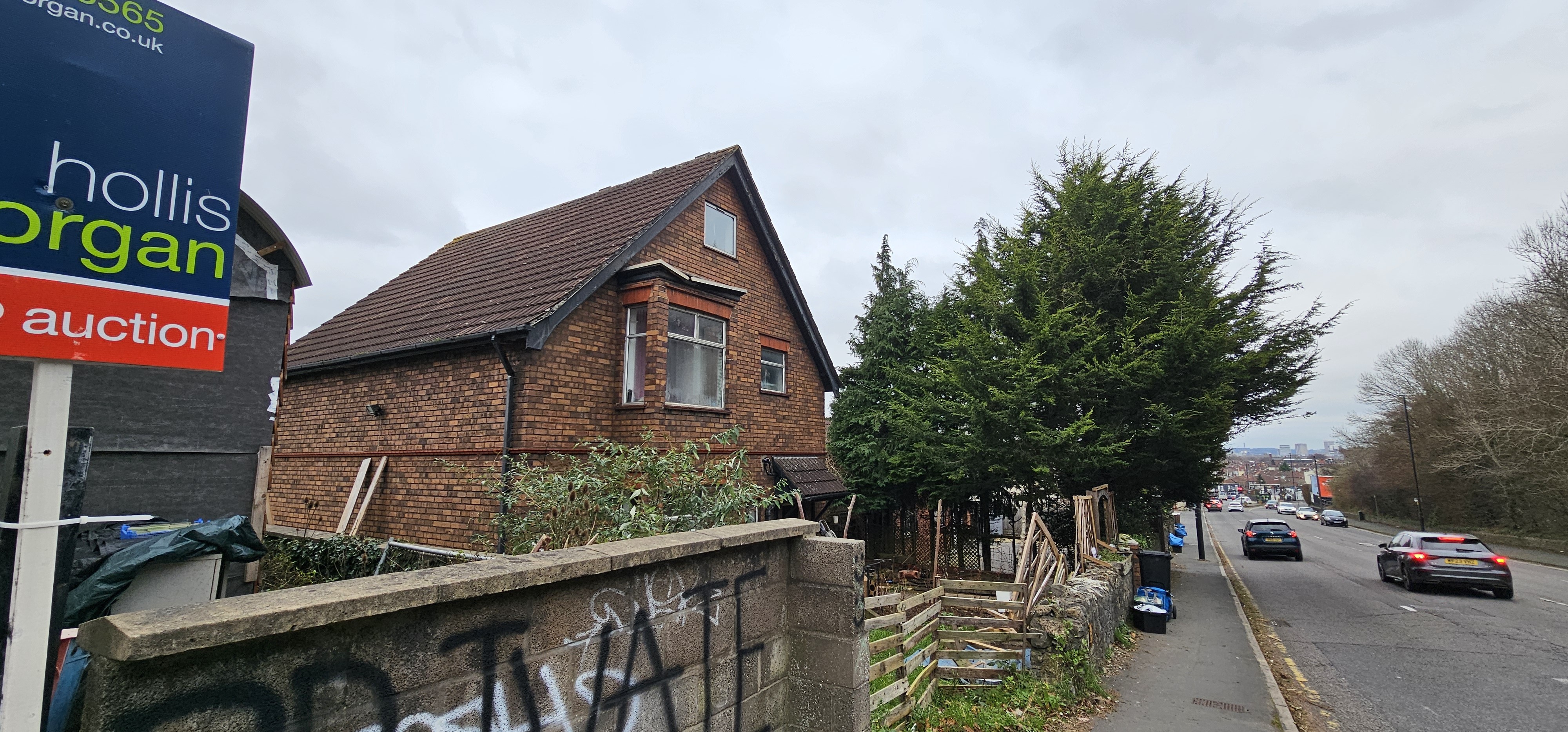 INVESTMENT - Freehold Detached House 