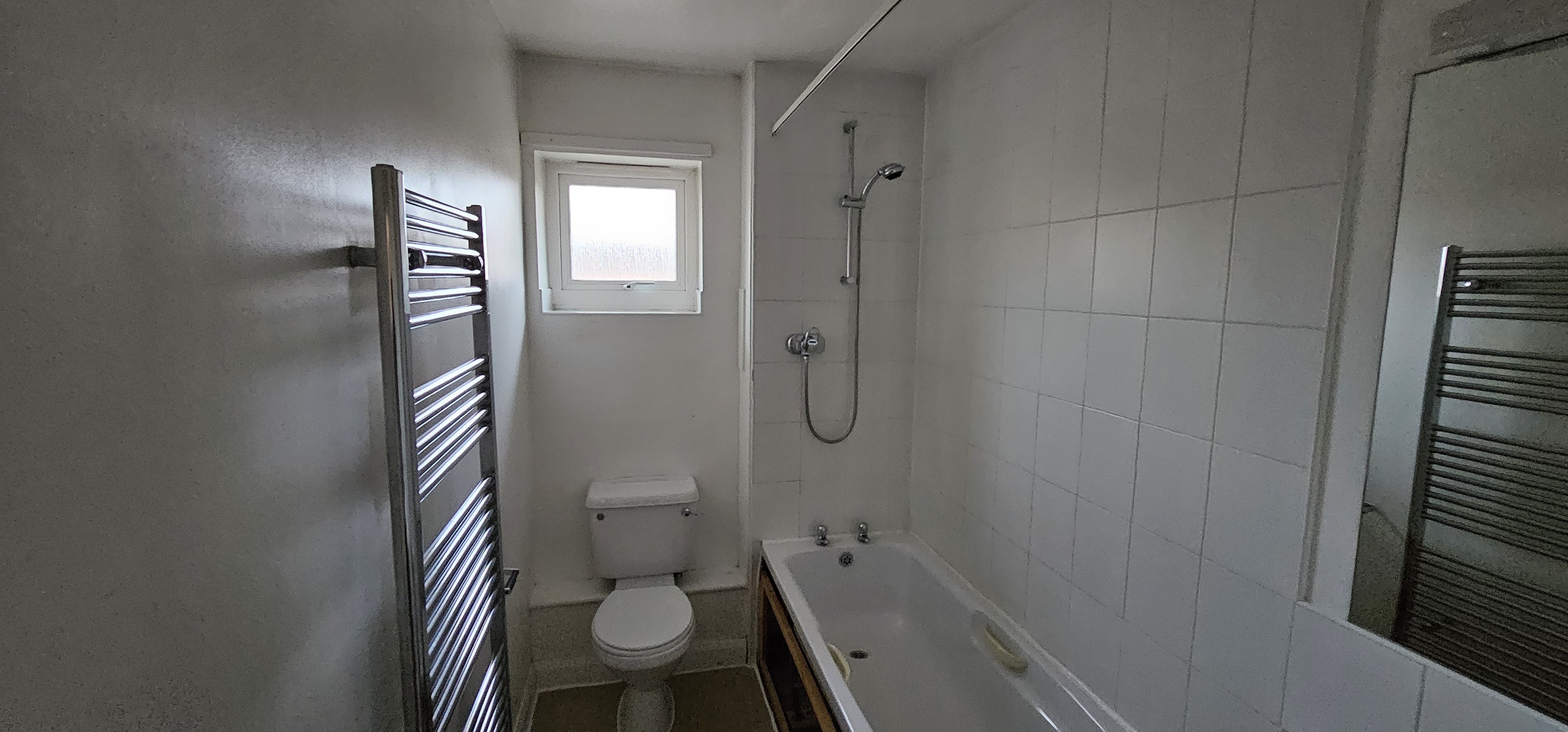 VACANT - Leasehold Self Contained First Floor Flat