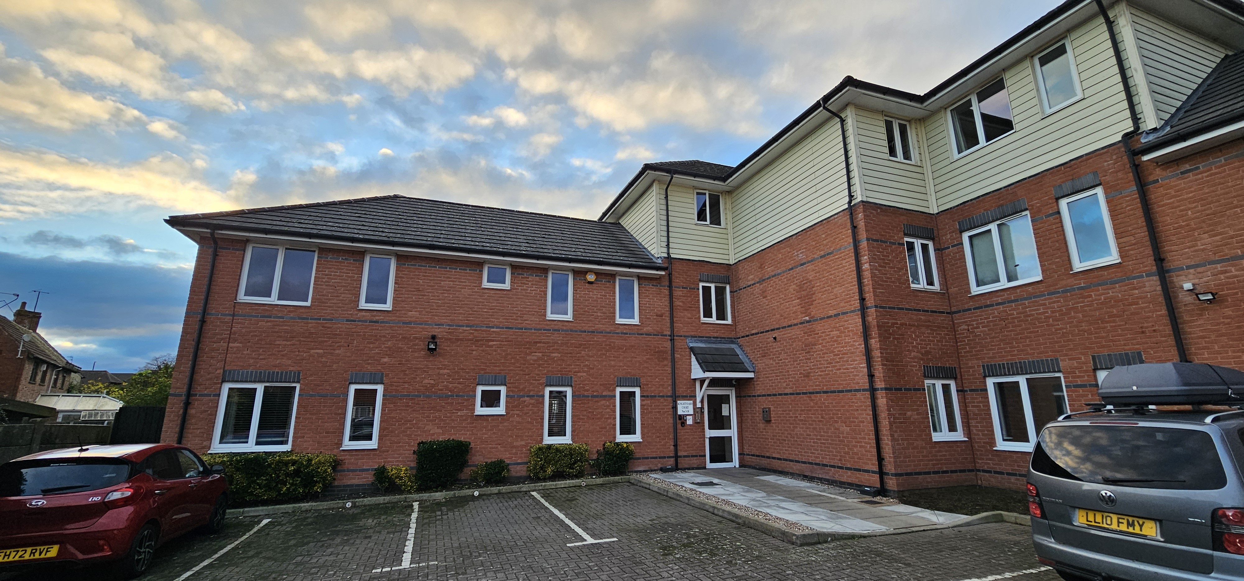 VACANT - Leasehold Self Contained First Floor Flat