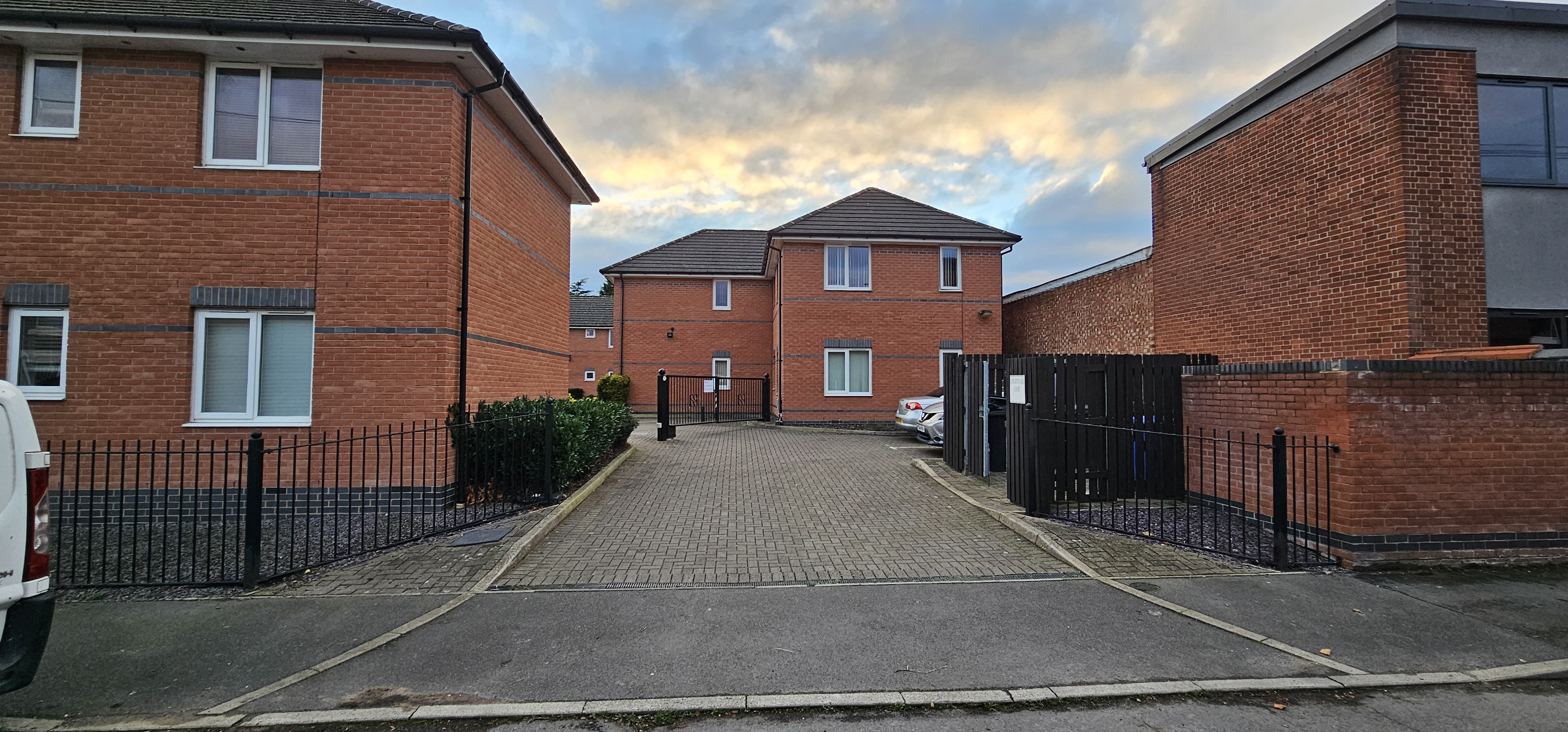 VACANT - Leasehold Self Contained First Floor Flat