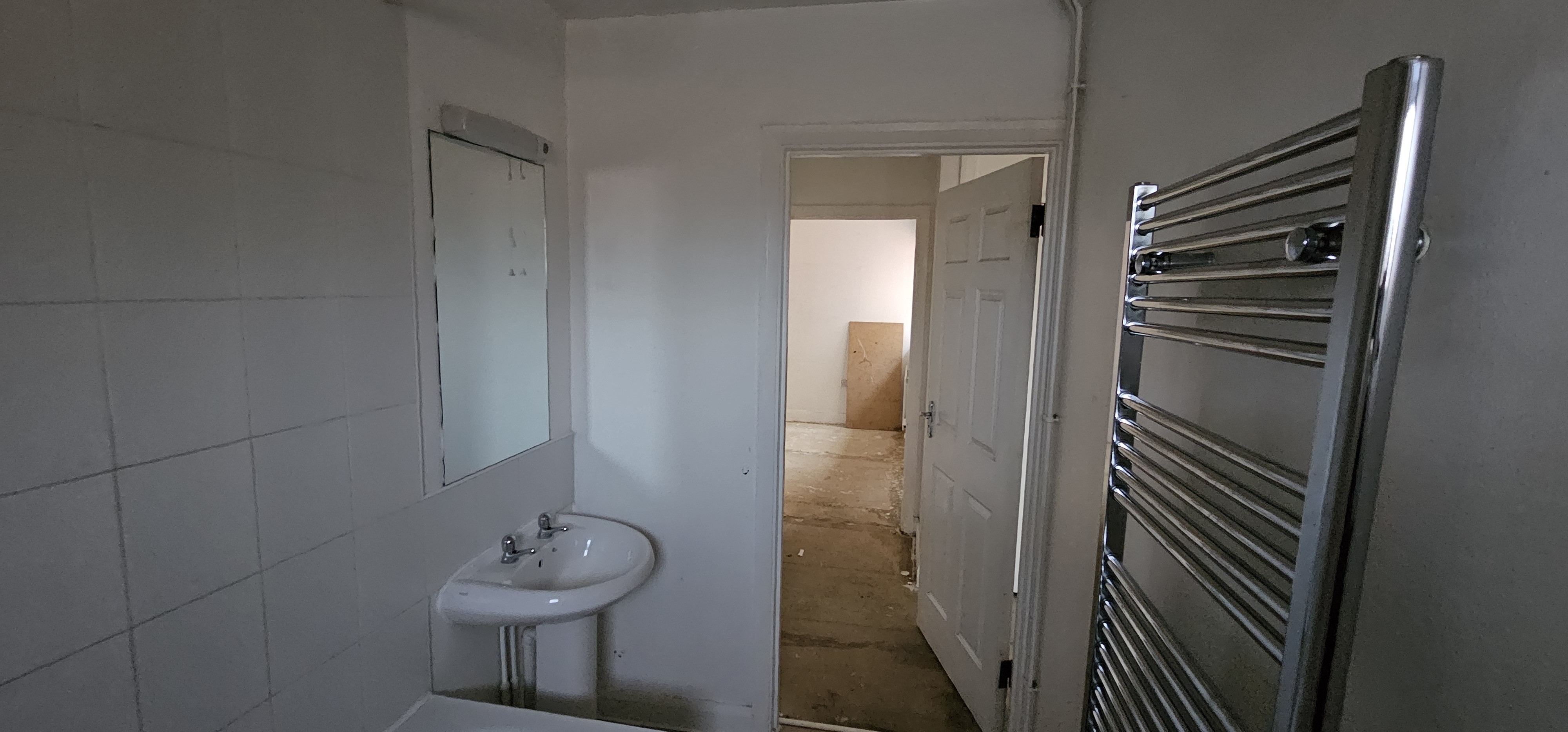 VACANT - Leasehold Self Contained First Floor Flat