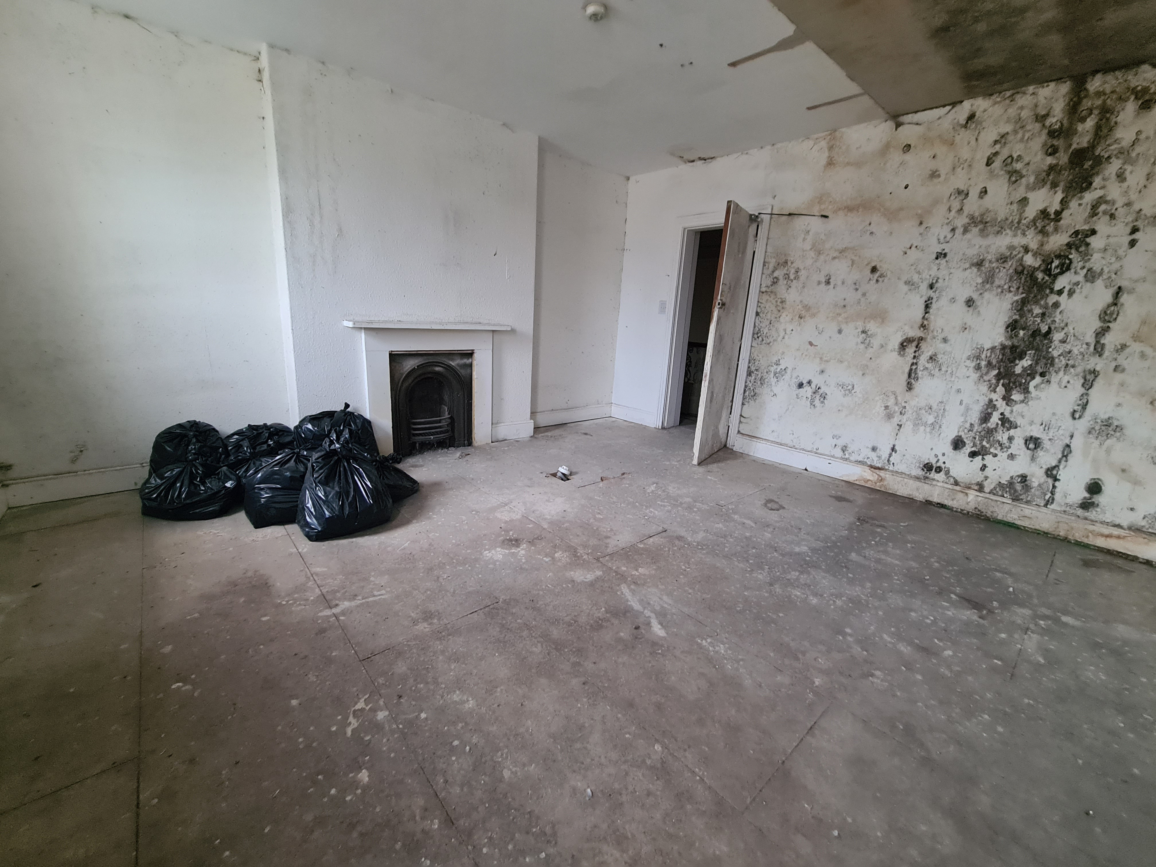 PART VACANT - Freehold Mid Terrace Building with Planning