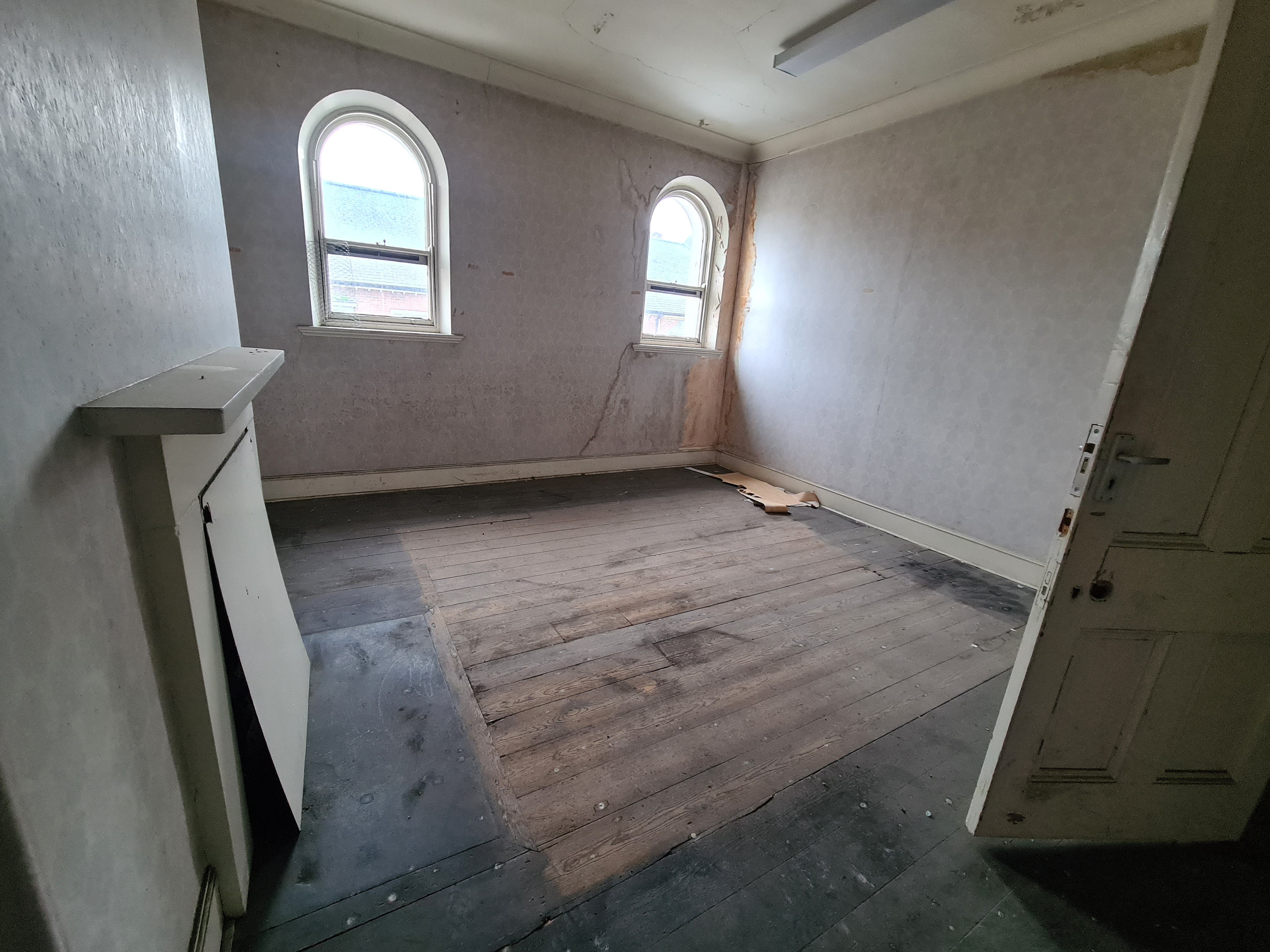 PART VACANT - Freehold Mid Terrace Building with Planning