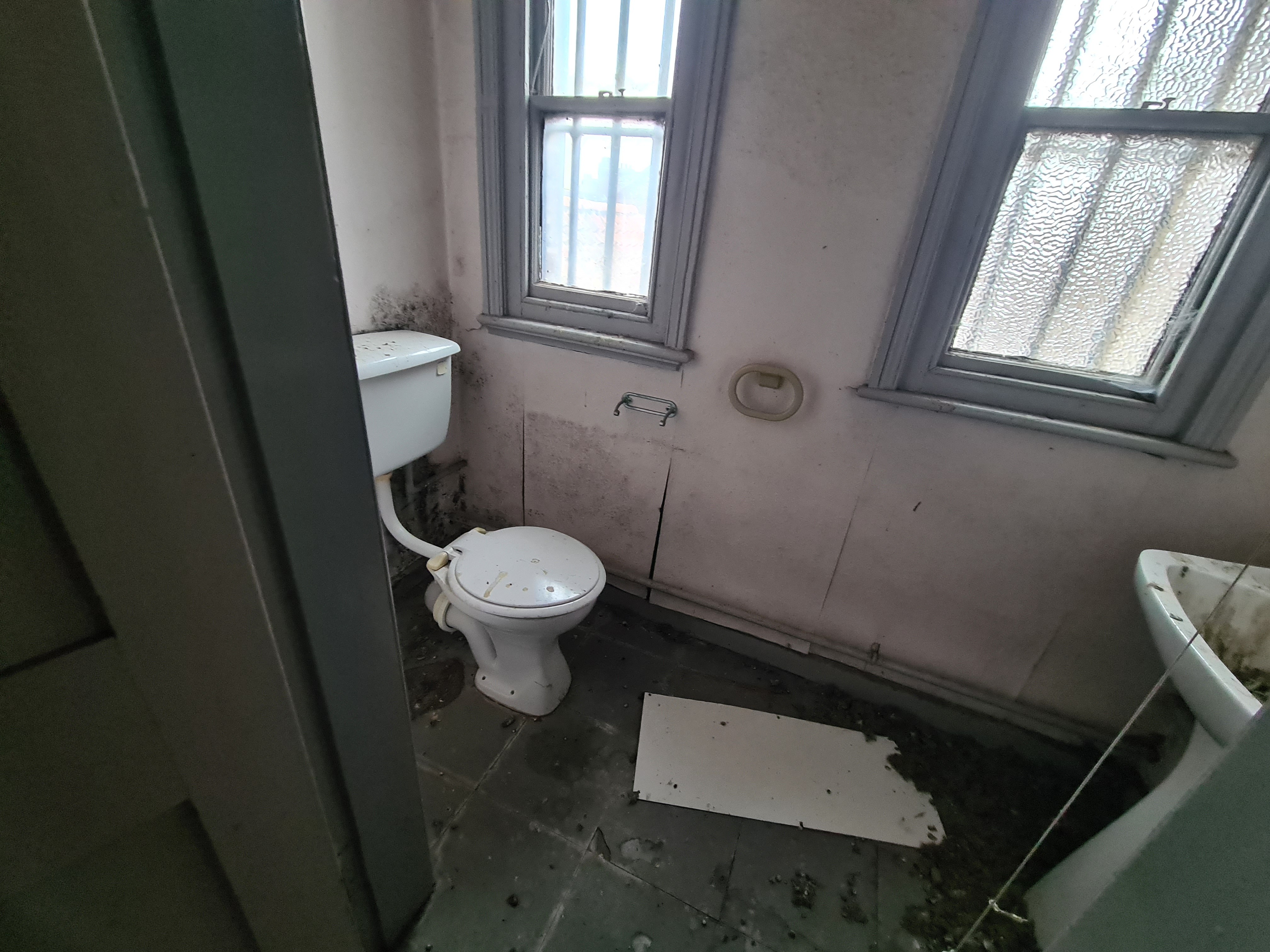 PART VACANT - Freehold Mid Terrace Building with Planning