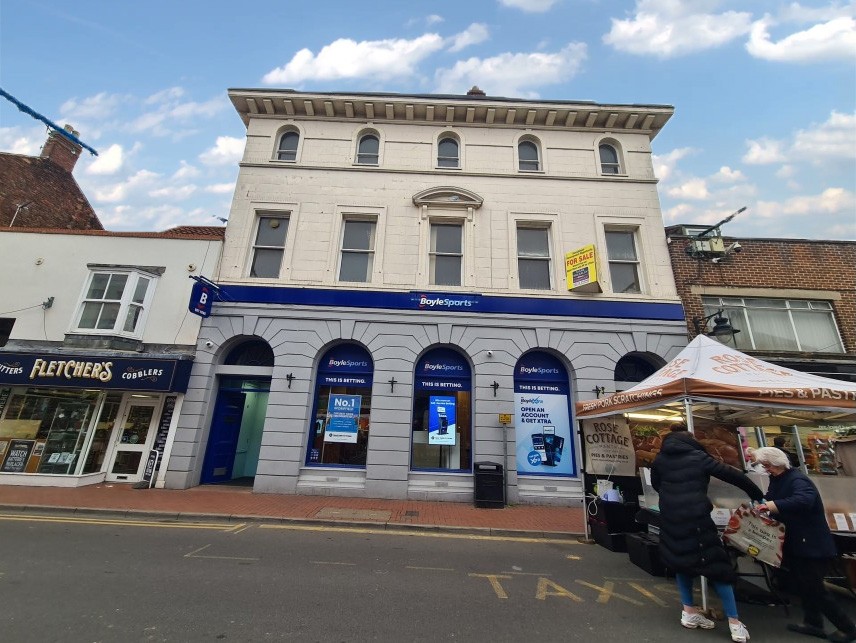 PART VACANT - Freehold Mid Terrace Building with Planning