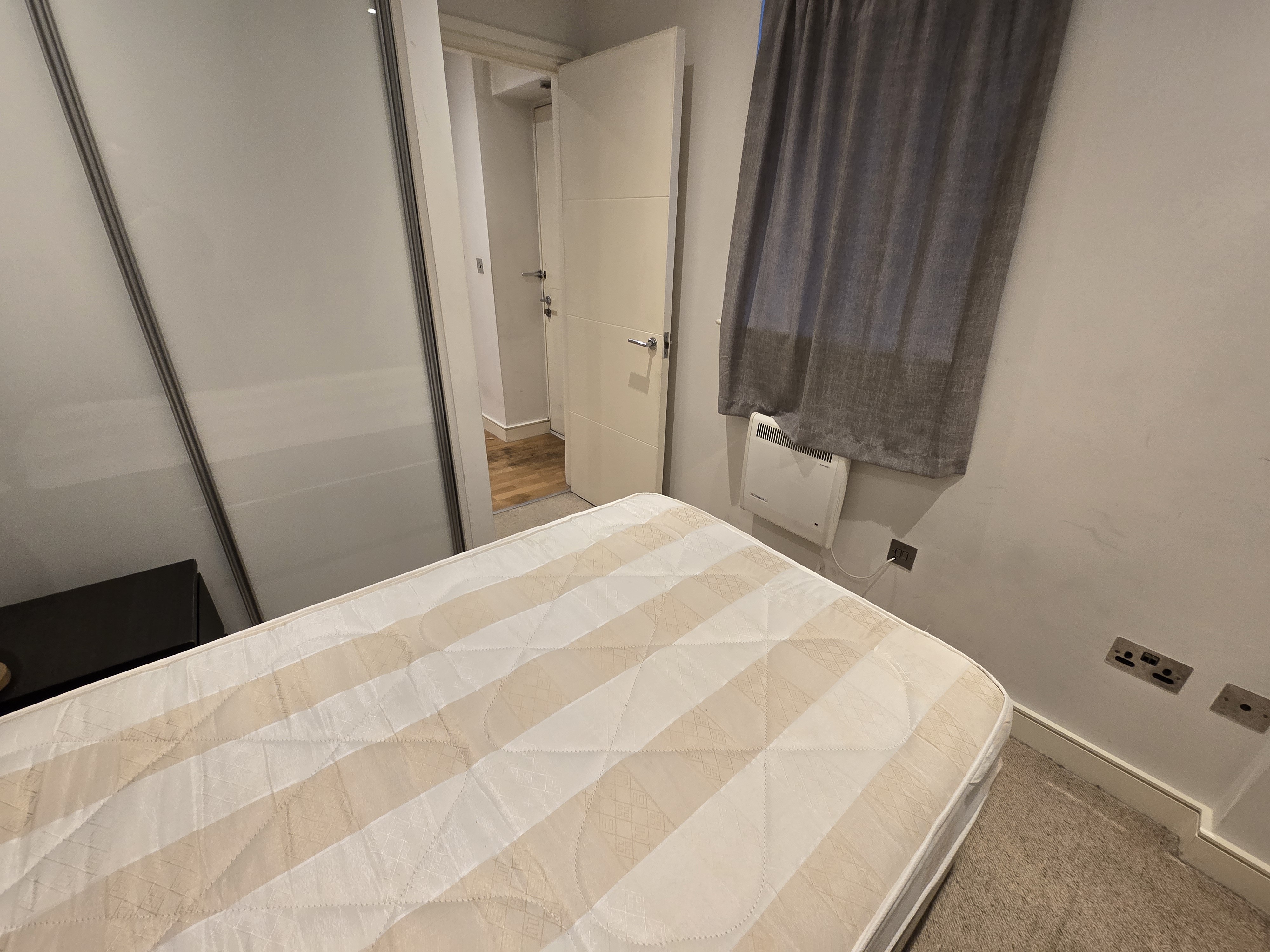 VACANT - Leasehold Self Contained Second Floor Flat situated within a Listed Building