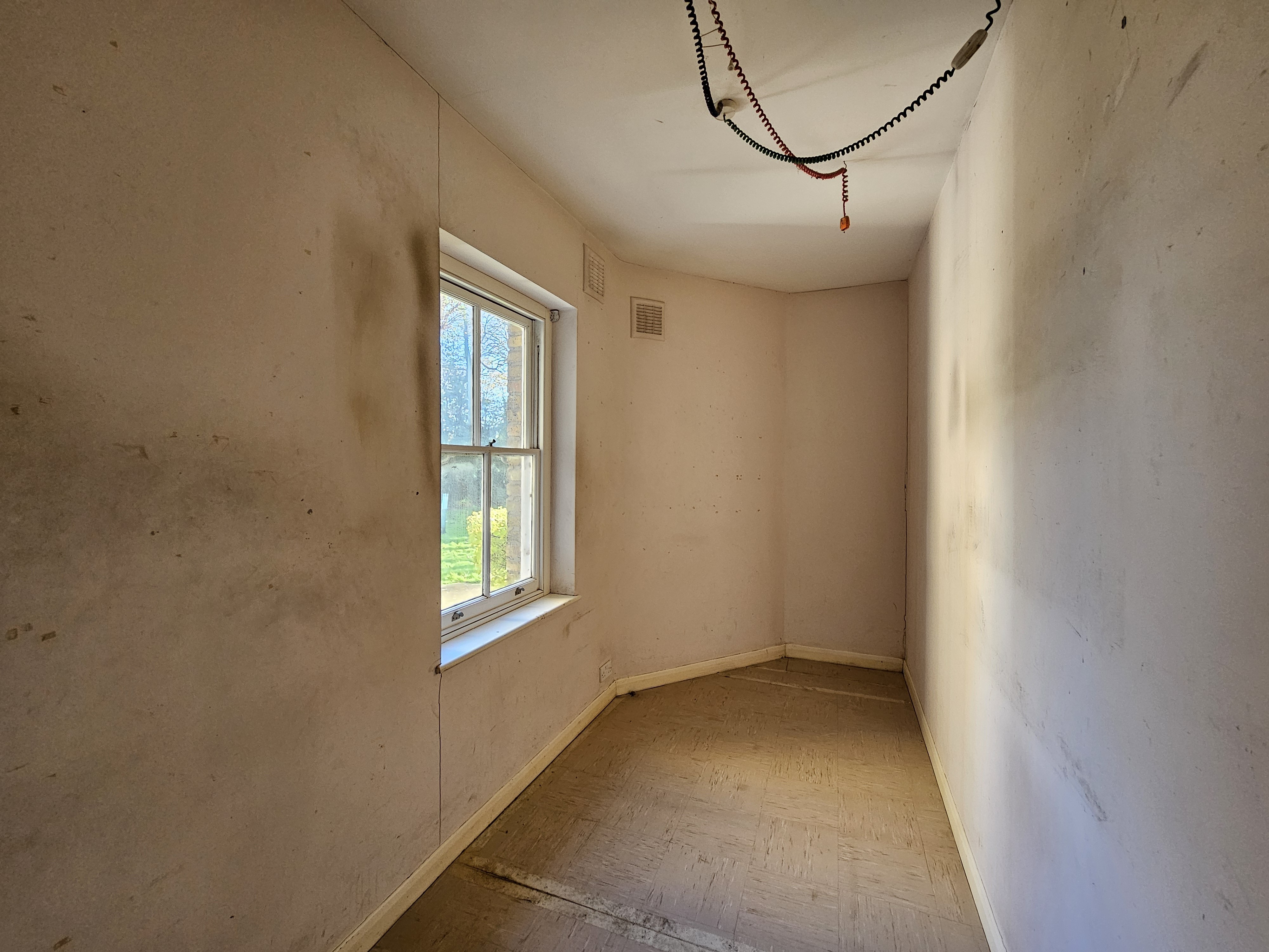 VACANT - Leasehold Self Contained Raised Ground Floor Flat