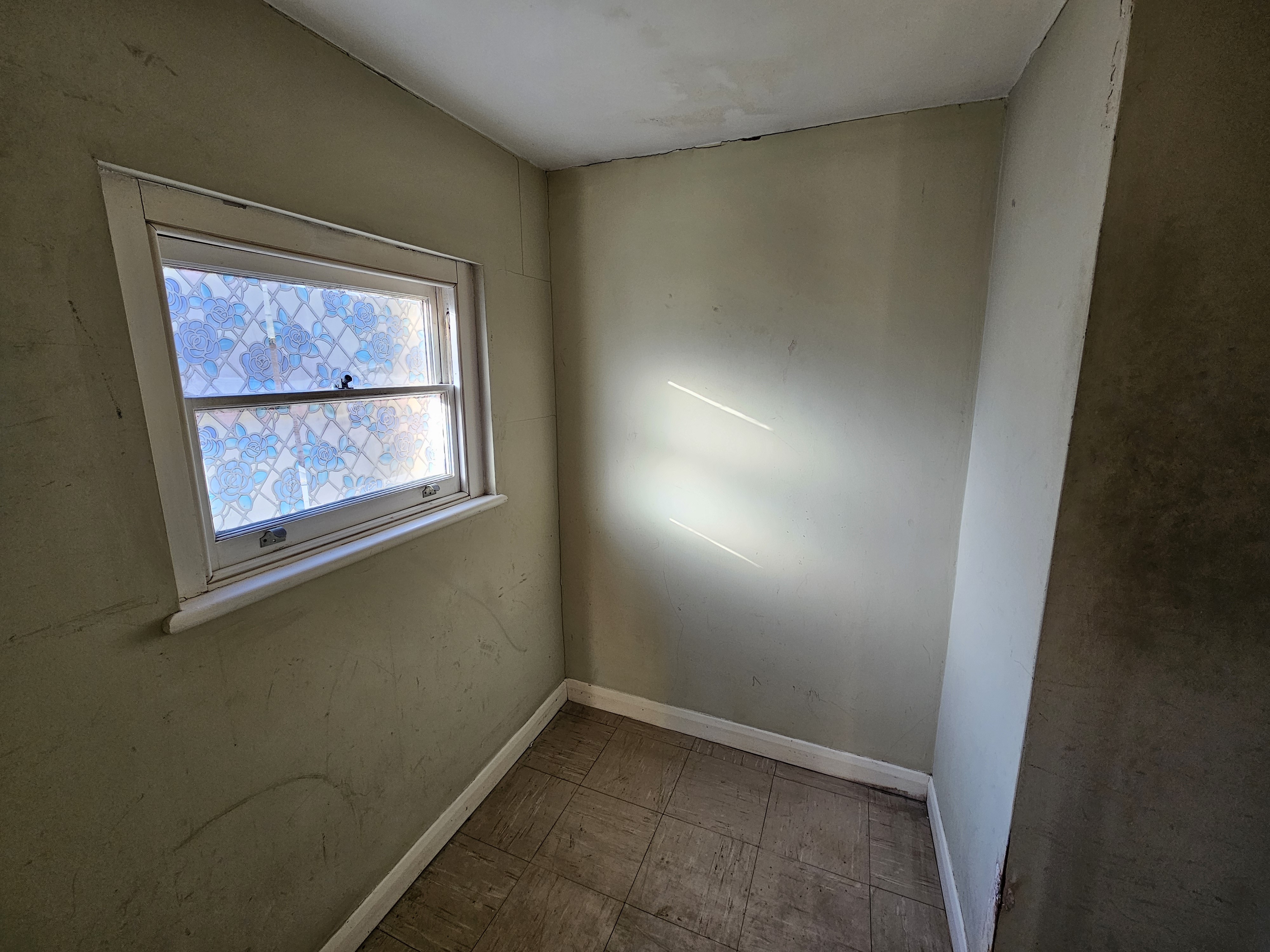 VACANT - Leasehold Self Contained Raised Ground Floor Flat