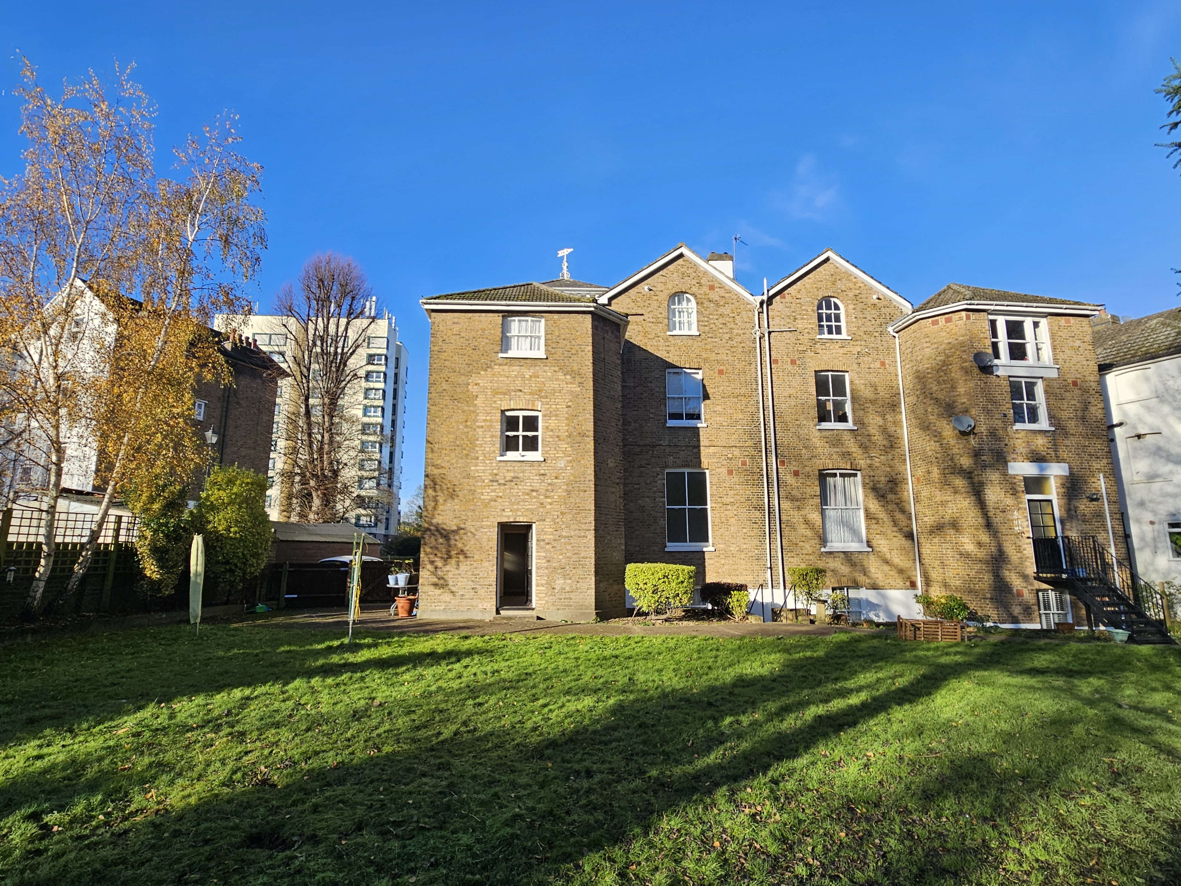 VACANT - Leasehold Self Contained Raised Ground Floor Flat
