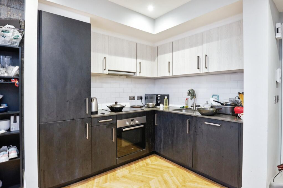 INVESTMENT - Six Long Leasehold Self Contained Flats