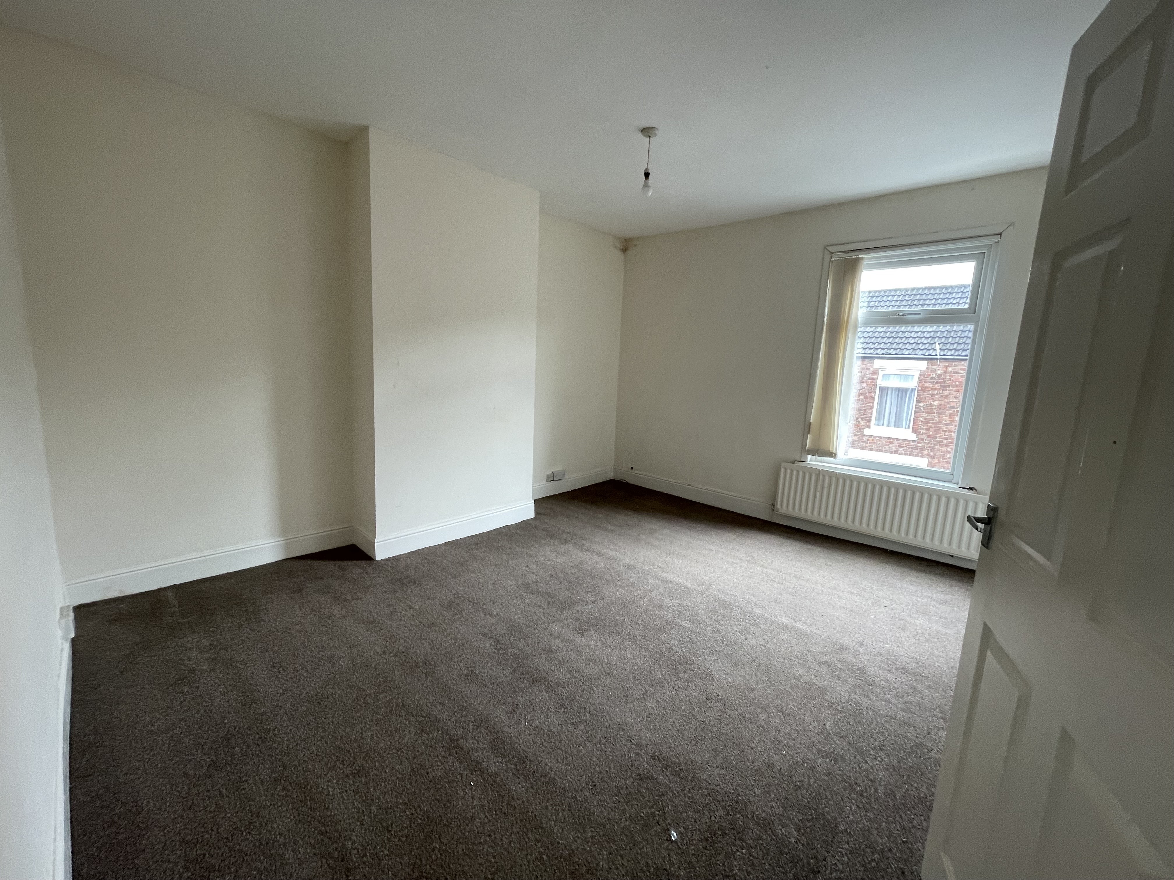 VACANT - Freehold Mid Terrace