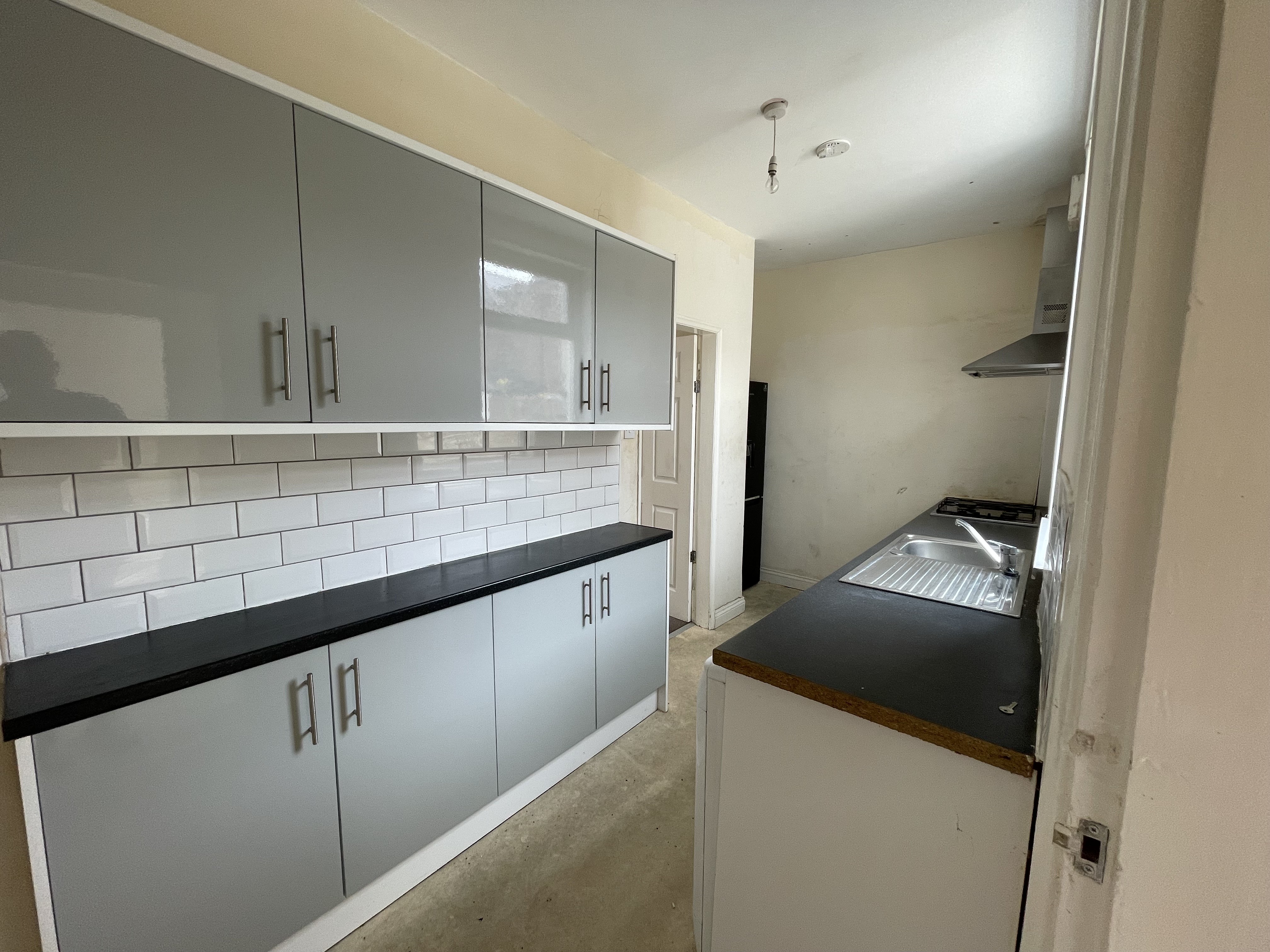 VACANT - Freehold Mid Terrace