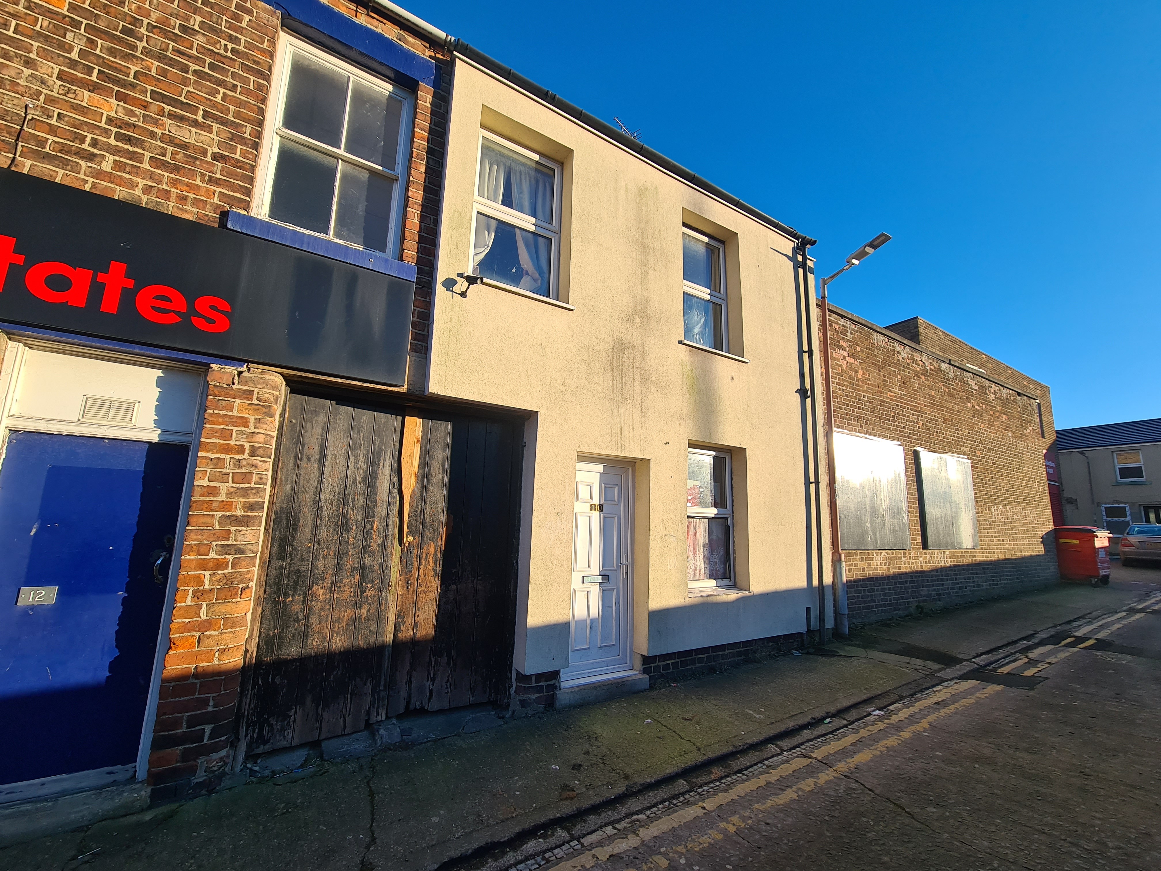 INVESTMENT - Freehold Mid Terrace House