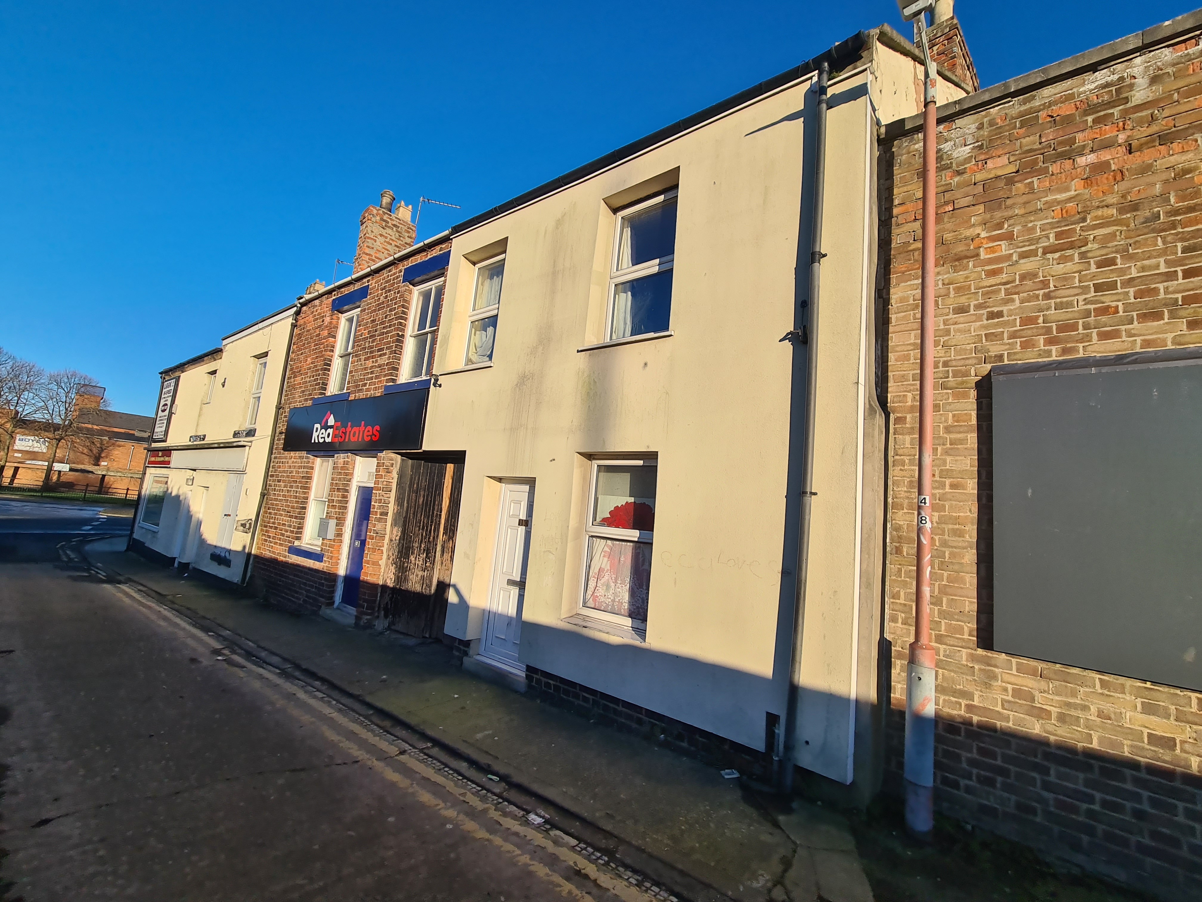 INVESTMENT - Freehold Mid Terrace House
