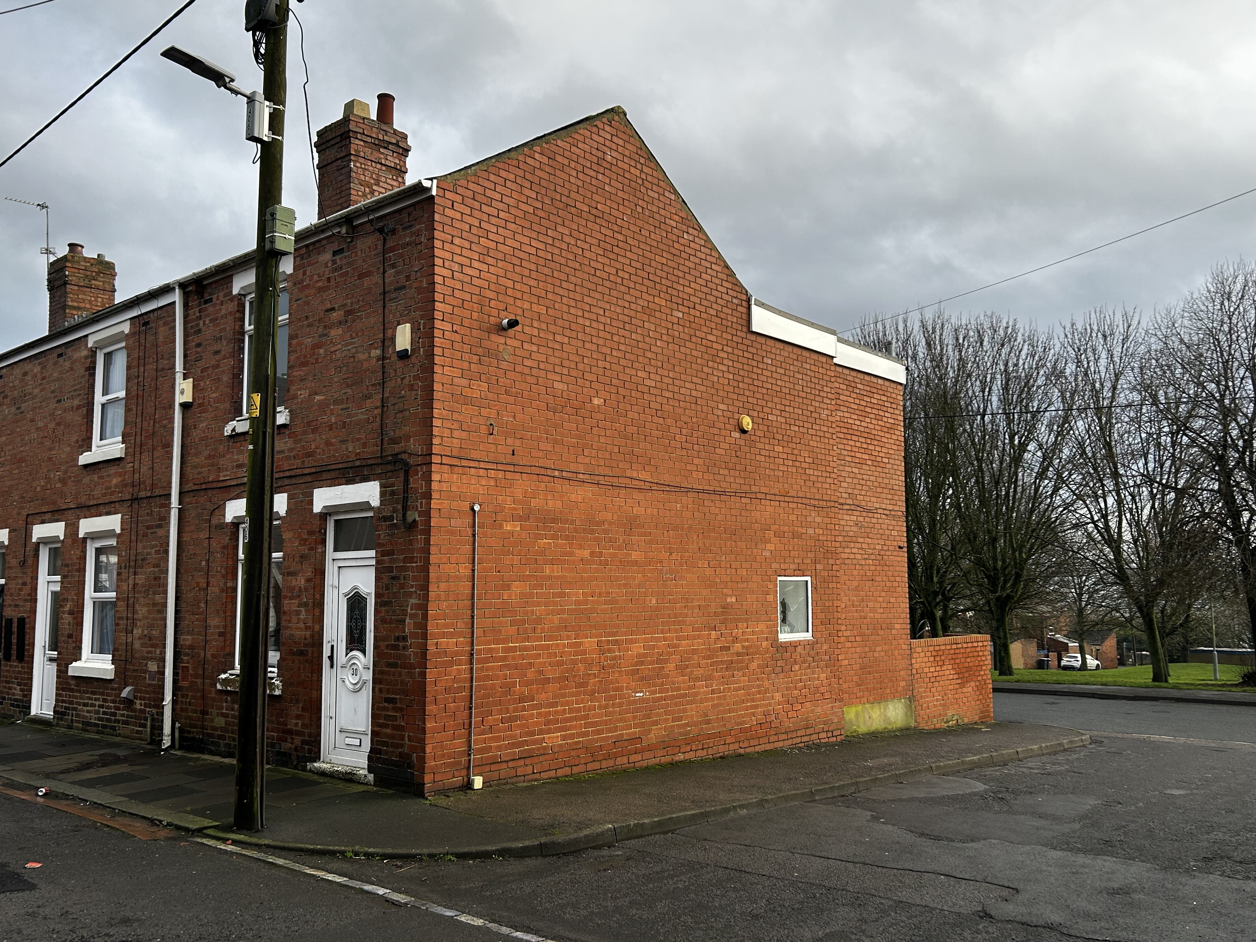 VACANT - Freehold End Terrace House
