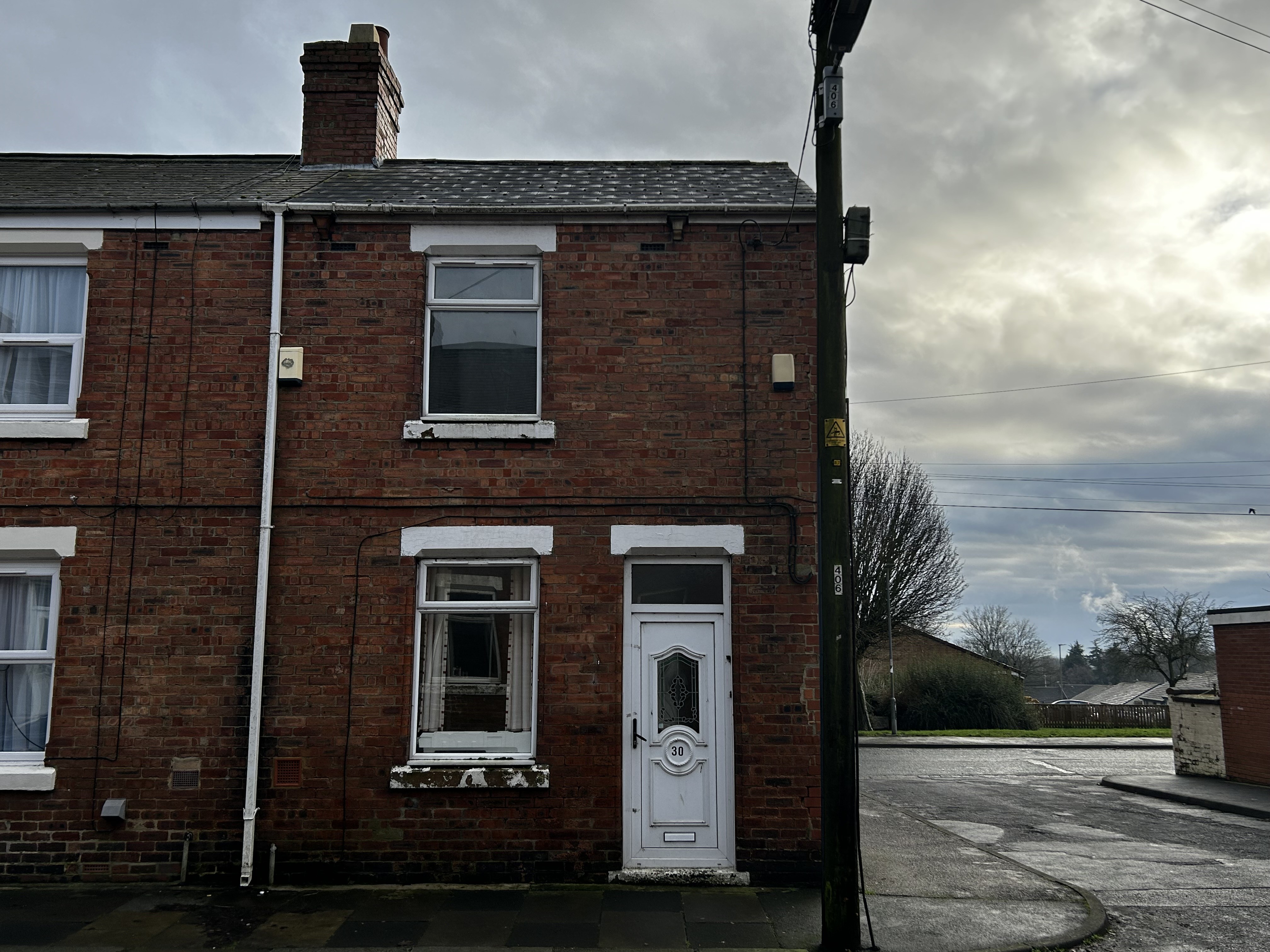 VACANT - Freehold End Terrace House