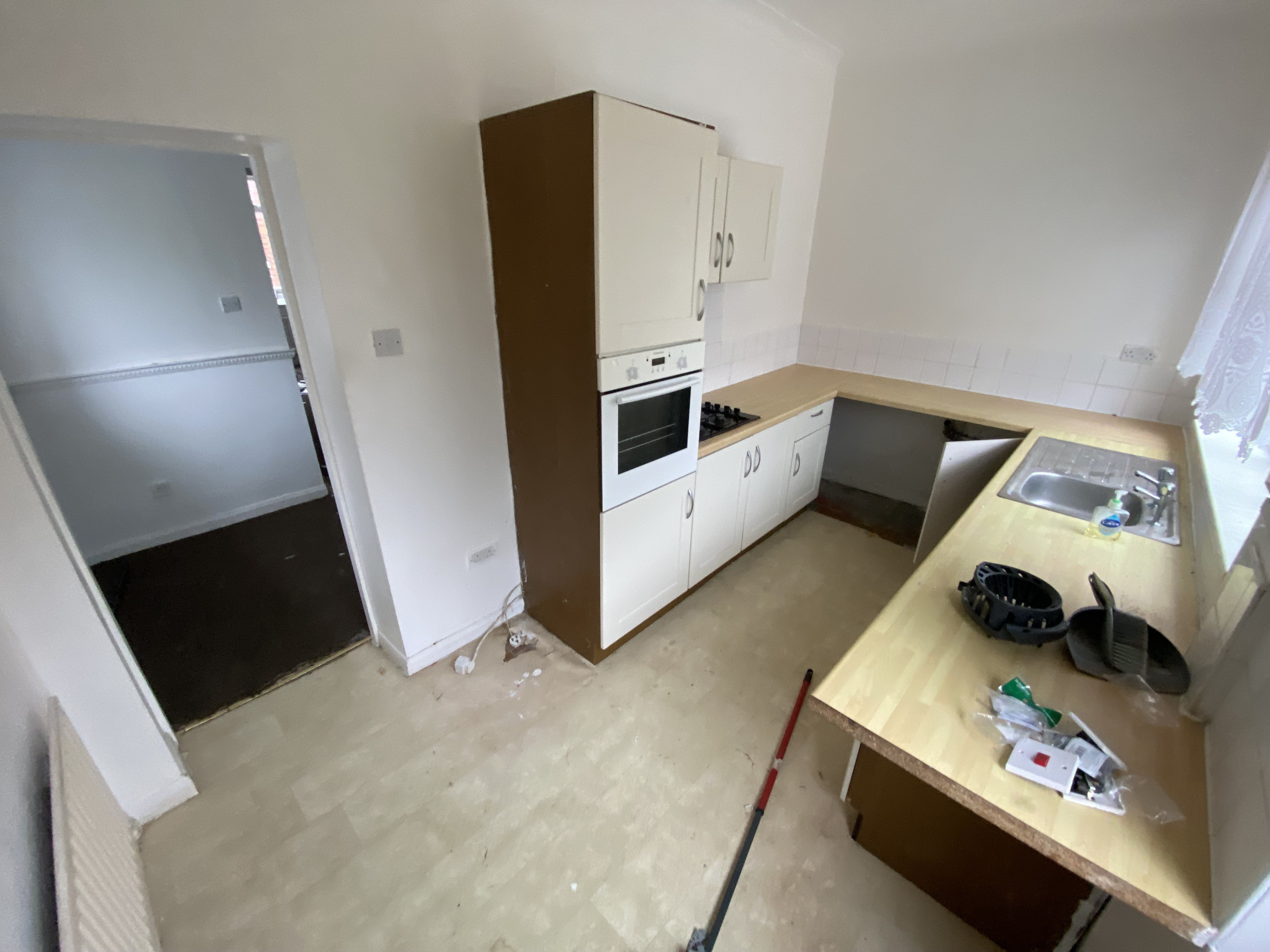 VACANT - Freehold End Terrace House