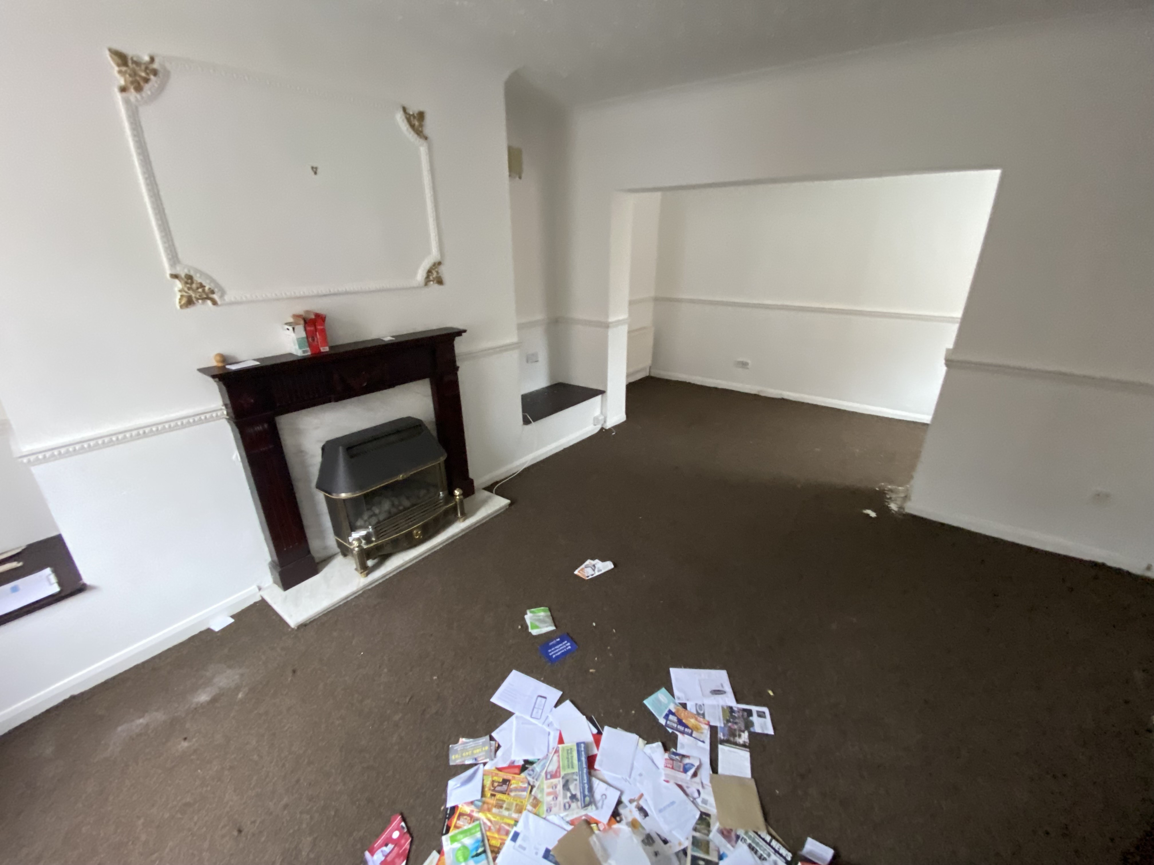 VACANT - Freehold End Terrace House