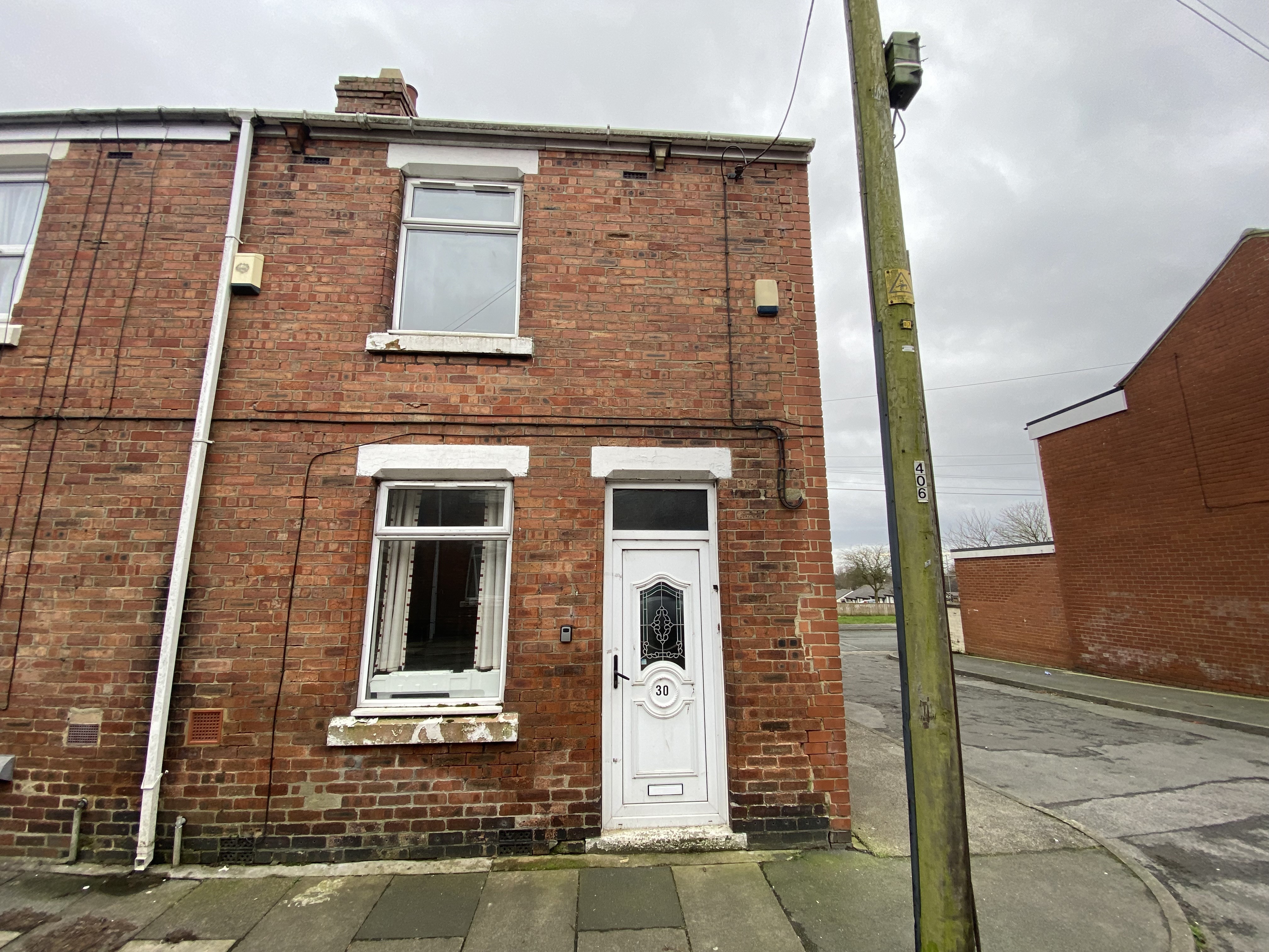 VACANT - Freehold End Terrace House