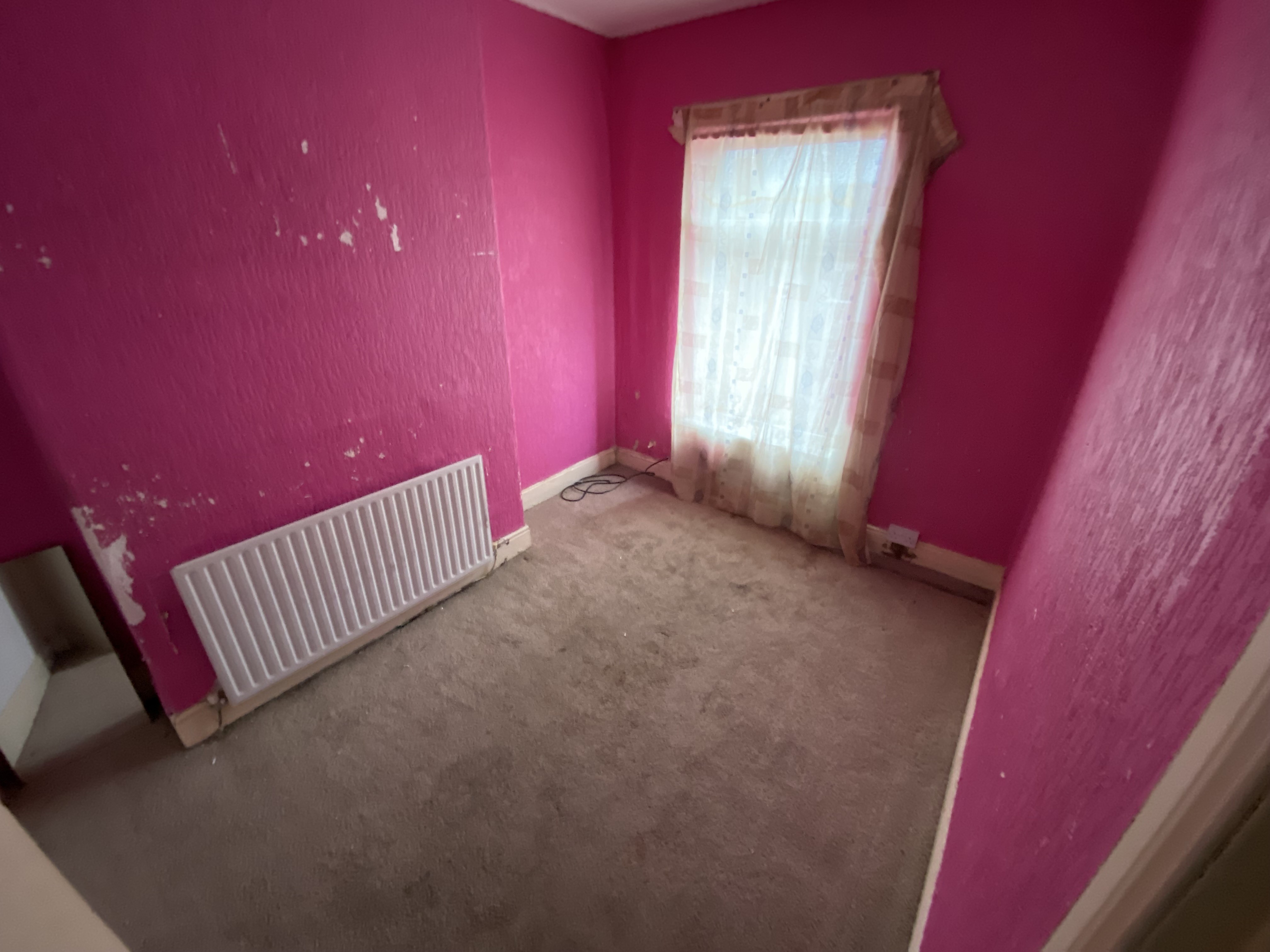 VACANT - Freehold Mid-Terrace House