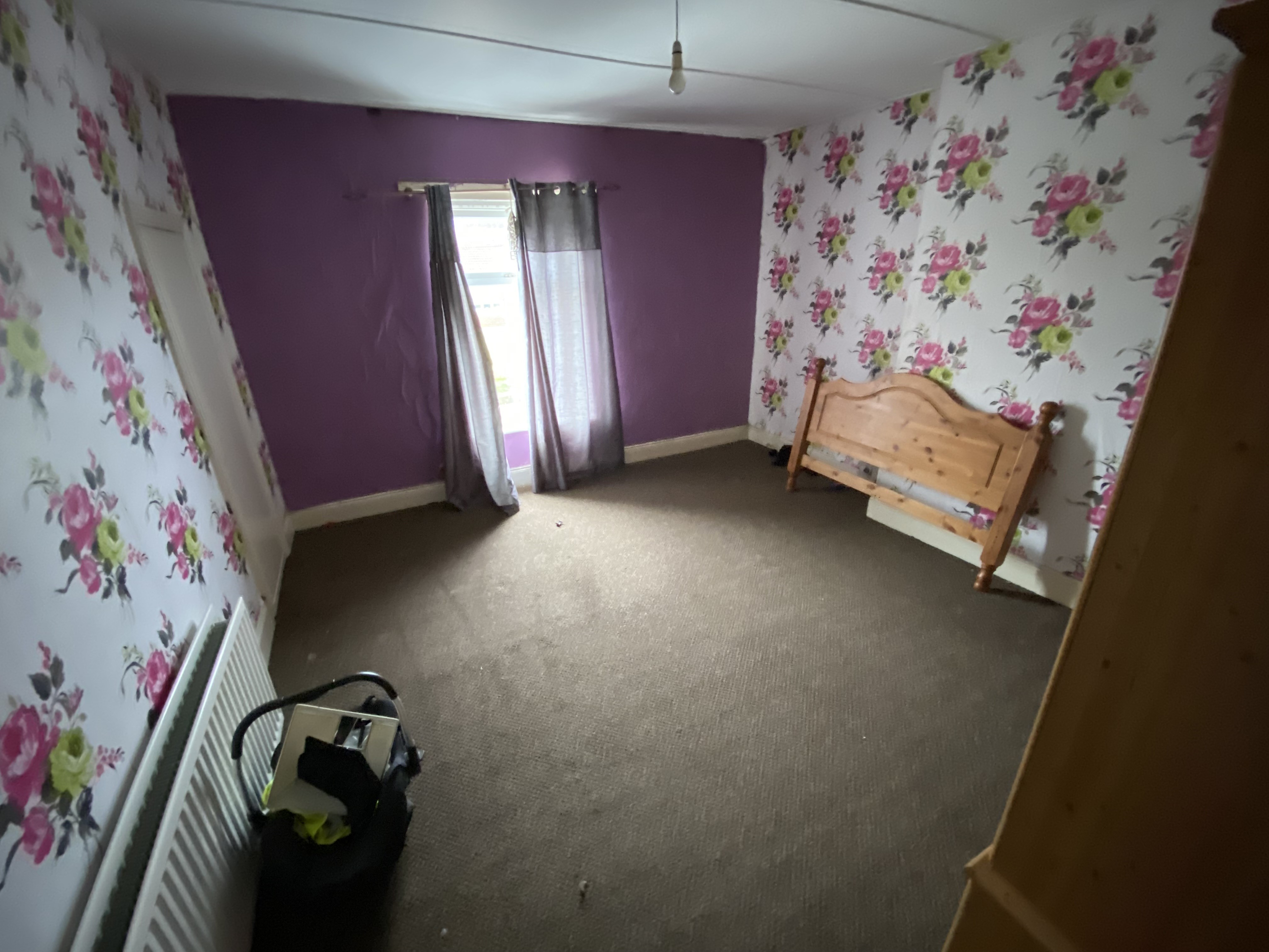 VACANT - Freehold Mid-Terrace House