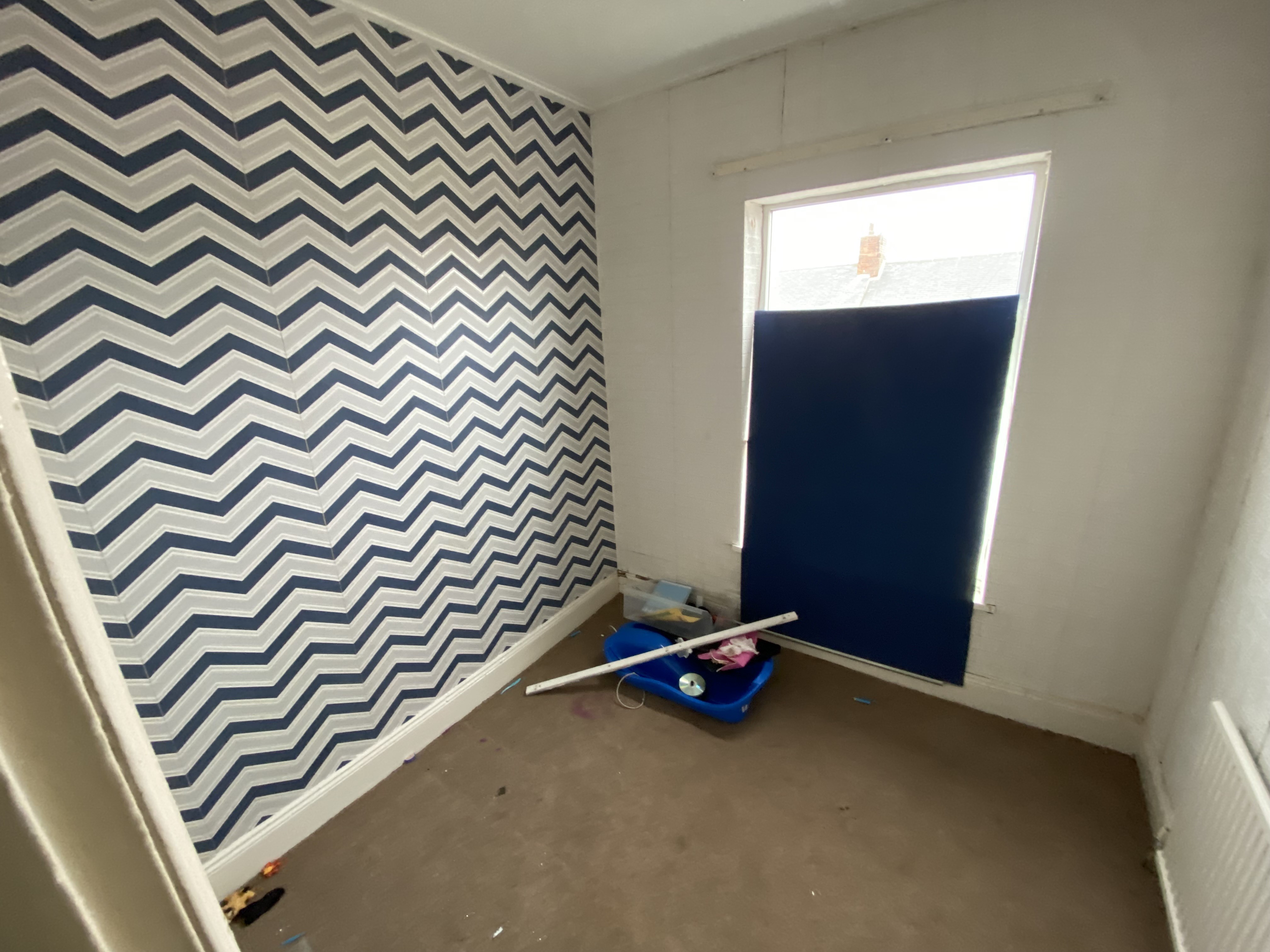 VACANT - Freehold Mid-Terrace House