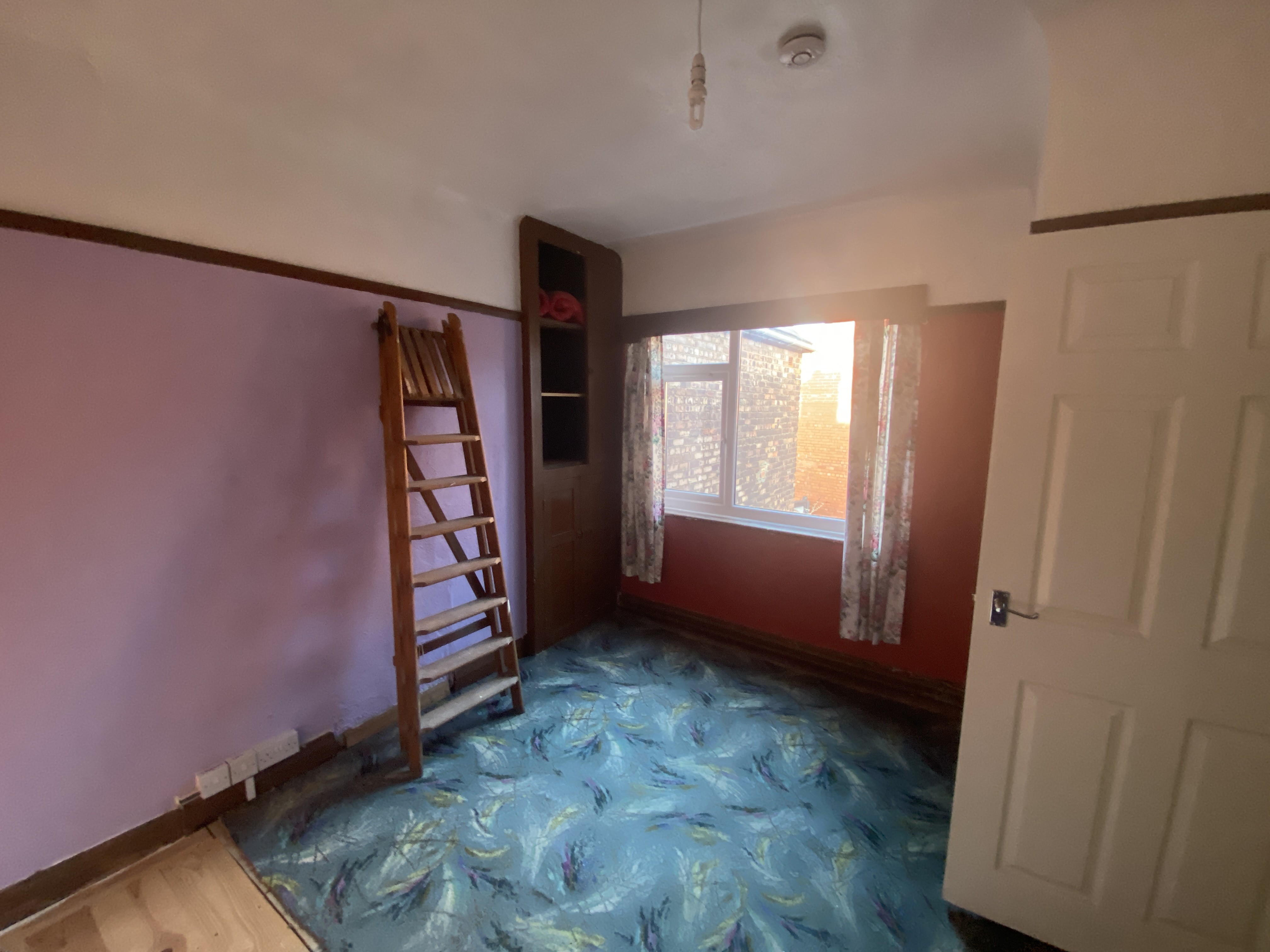 VACANT - Freehold Terrace House