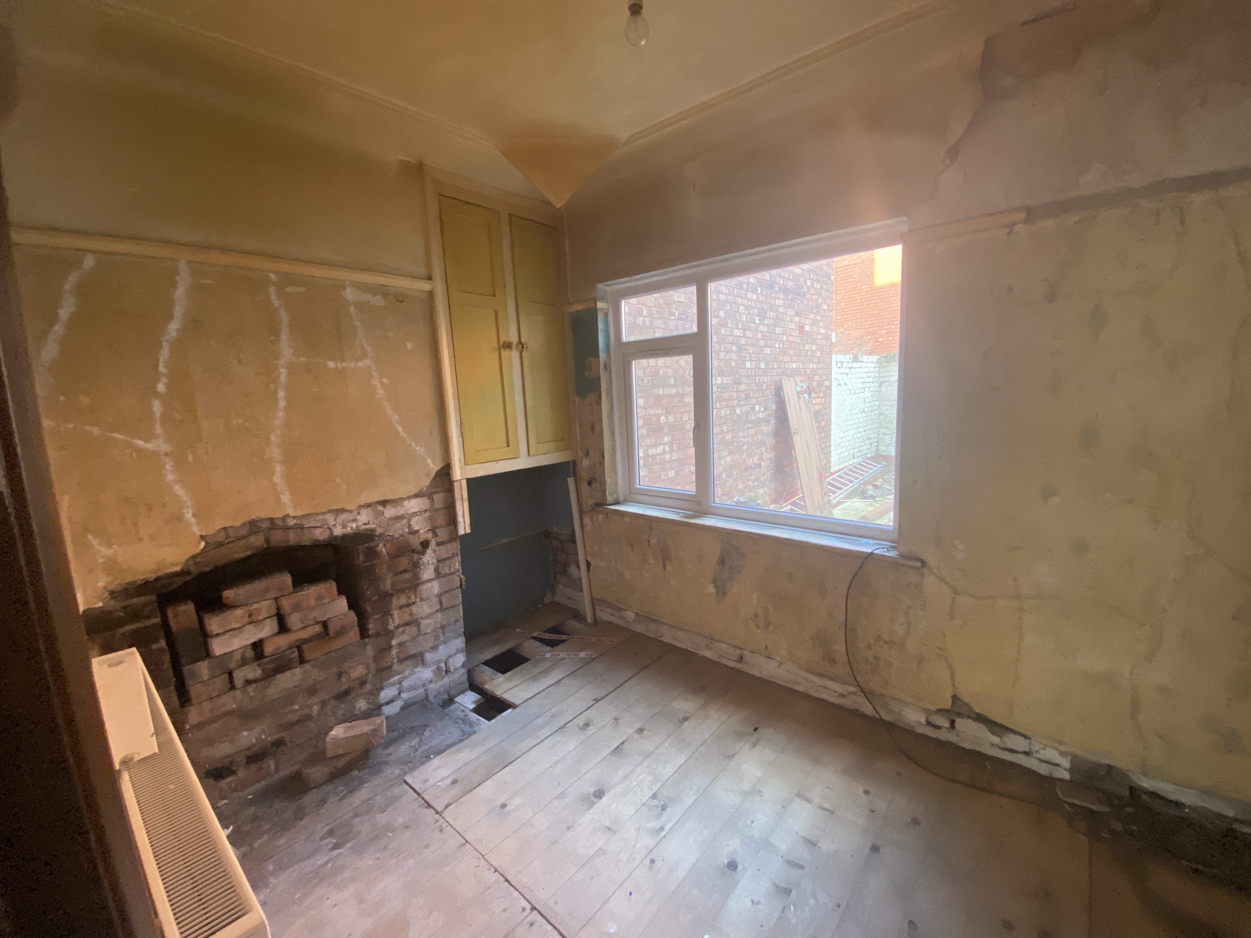 VACANT - Freehold Terrace House
