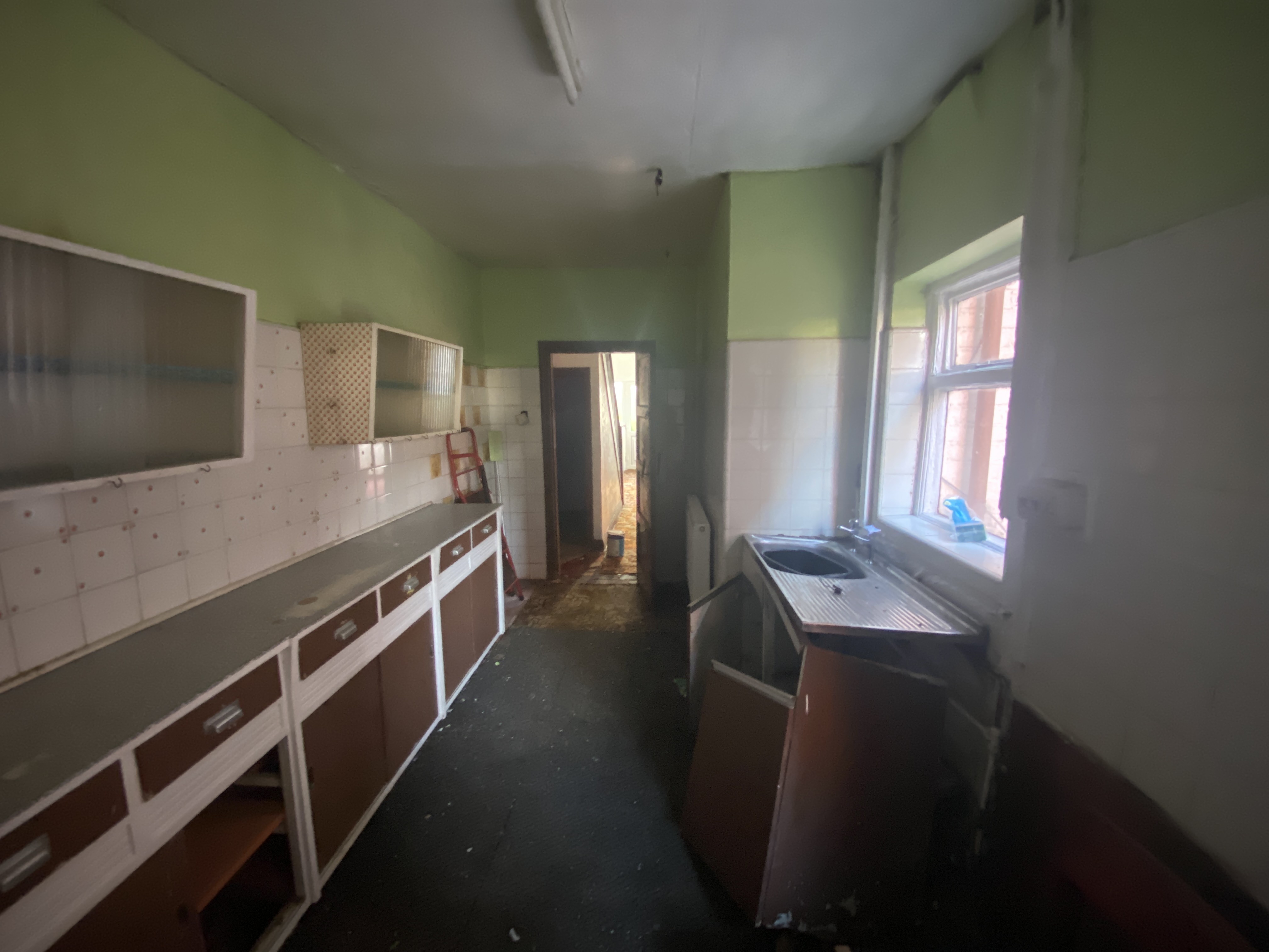 VACANT - Freehold Terrace House