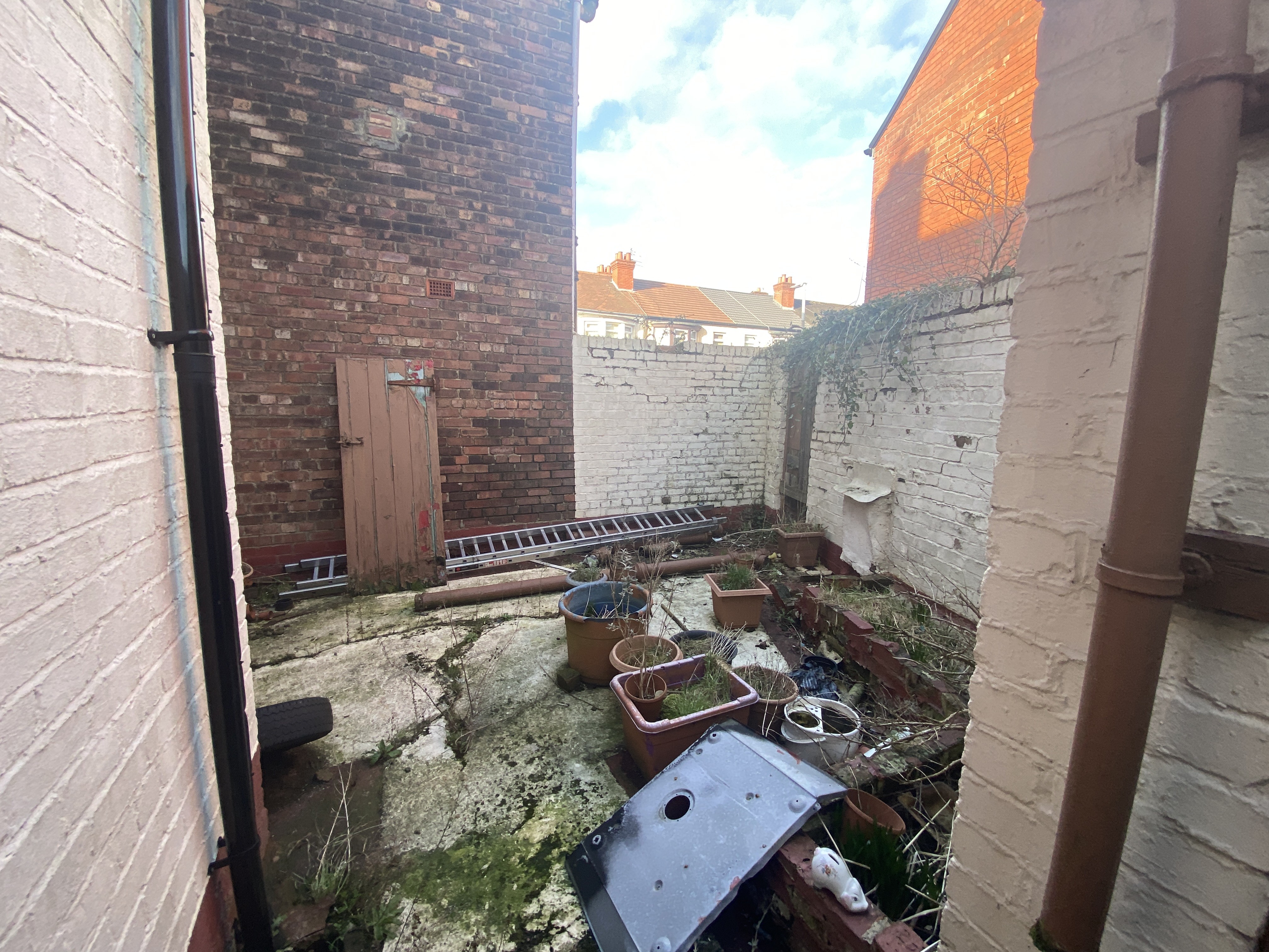 VACANT - Freehold Terrace House