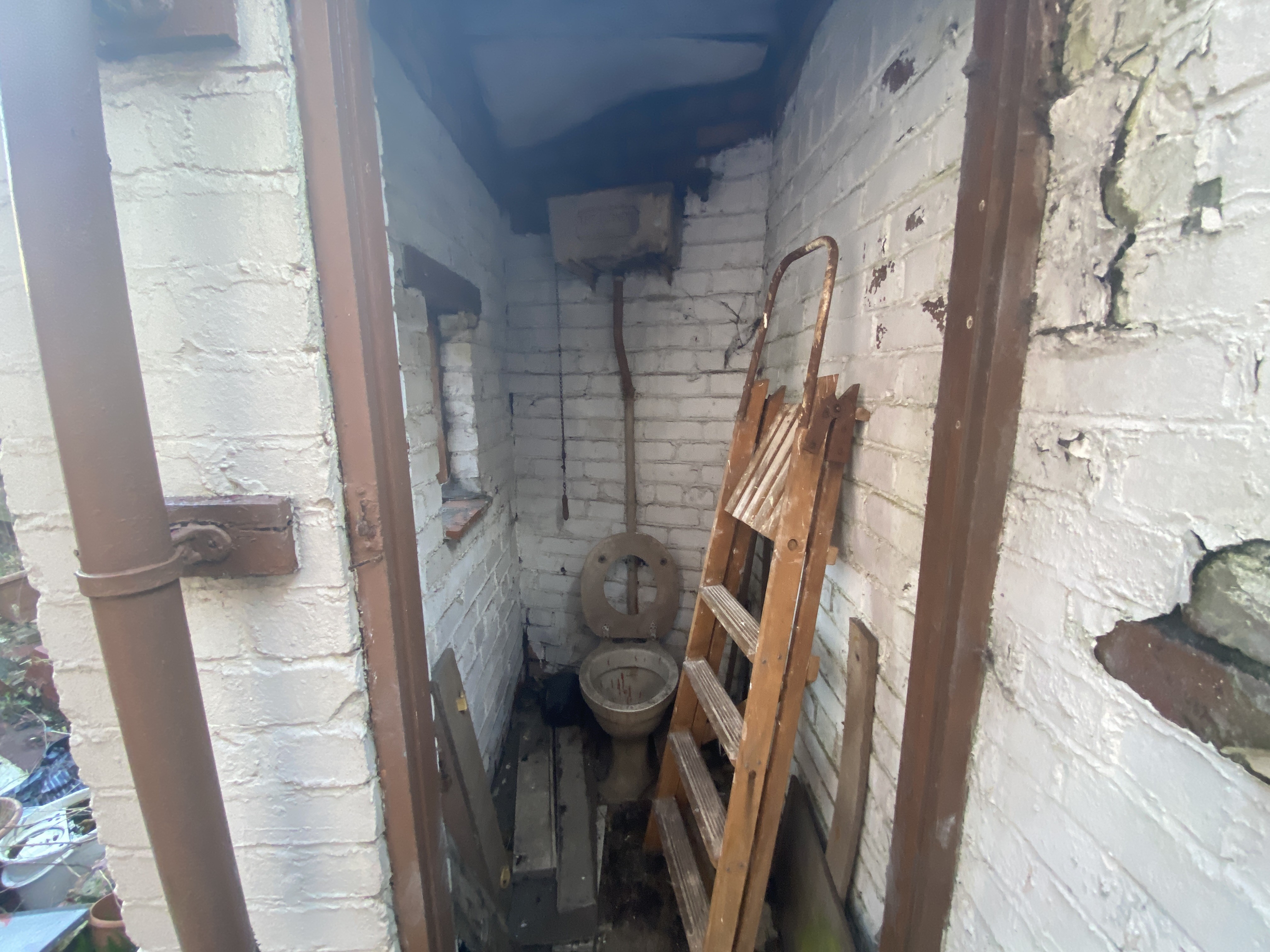 VACANT - Freehold Terrace House