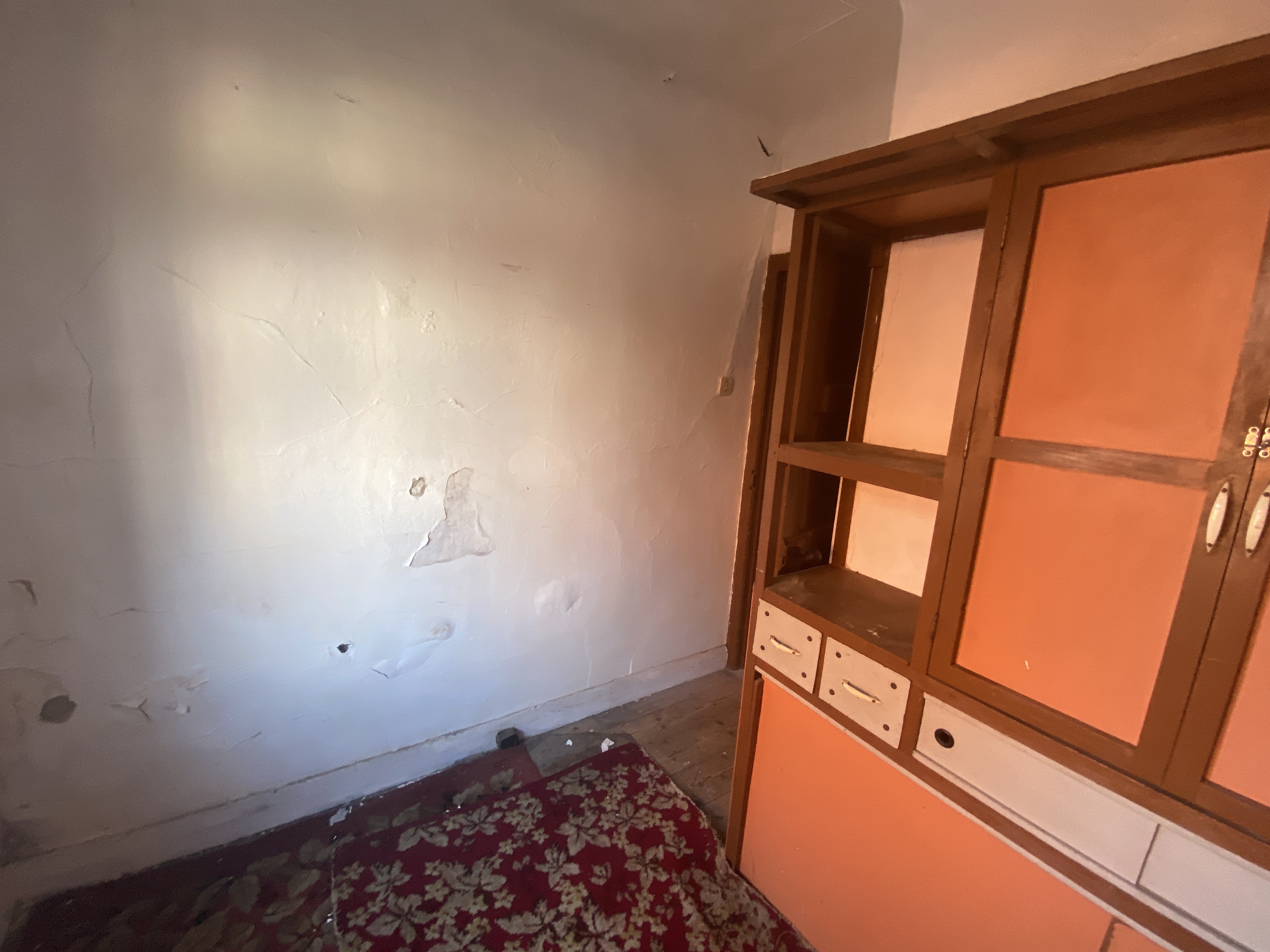 VACANT - Freehold Terrace House