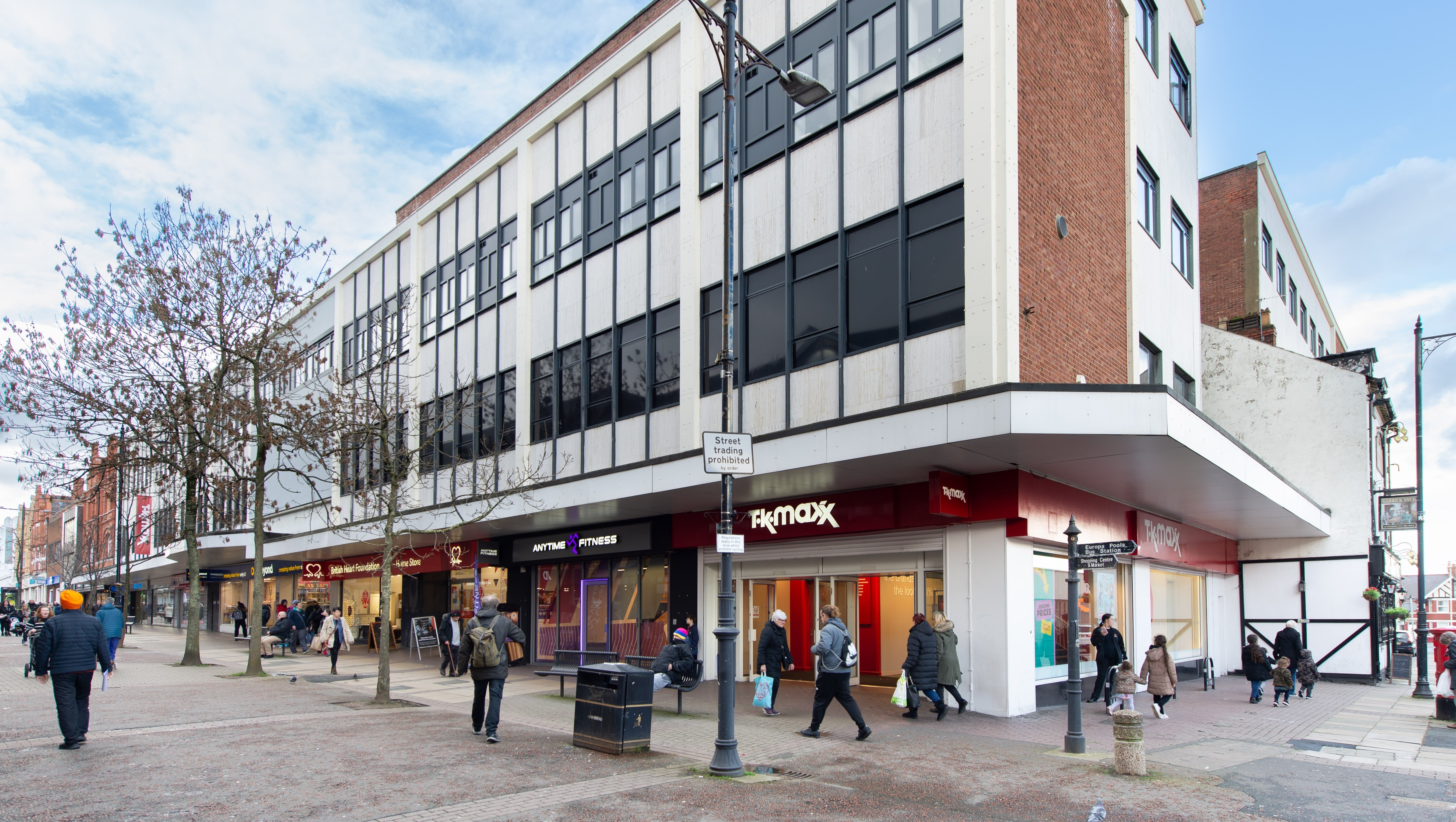 Freehold Retail & Leisure Parade and Residential Ground Rent Investment