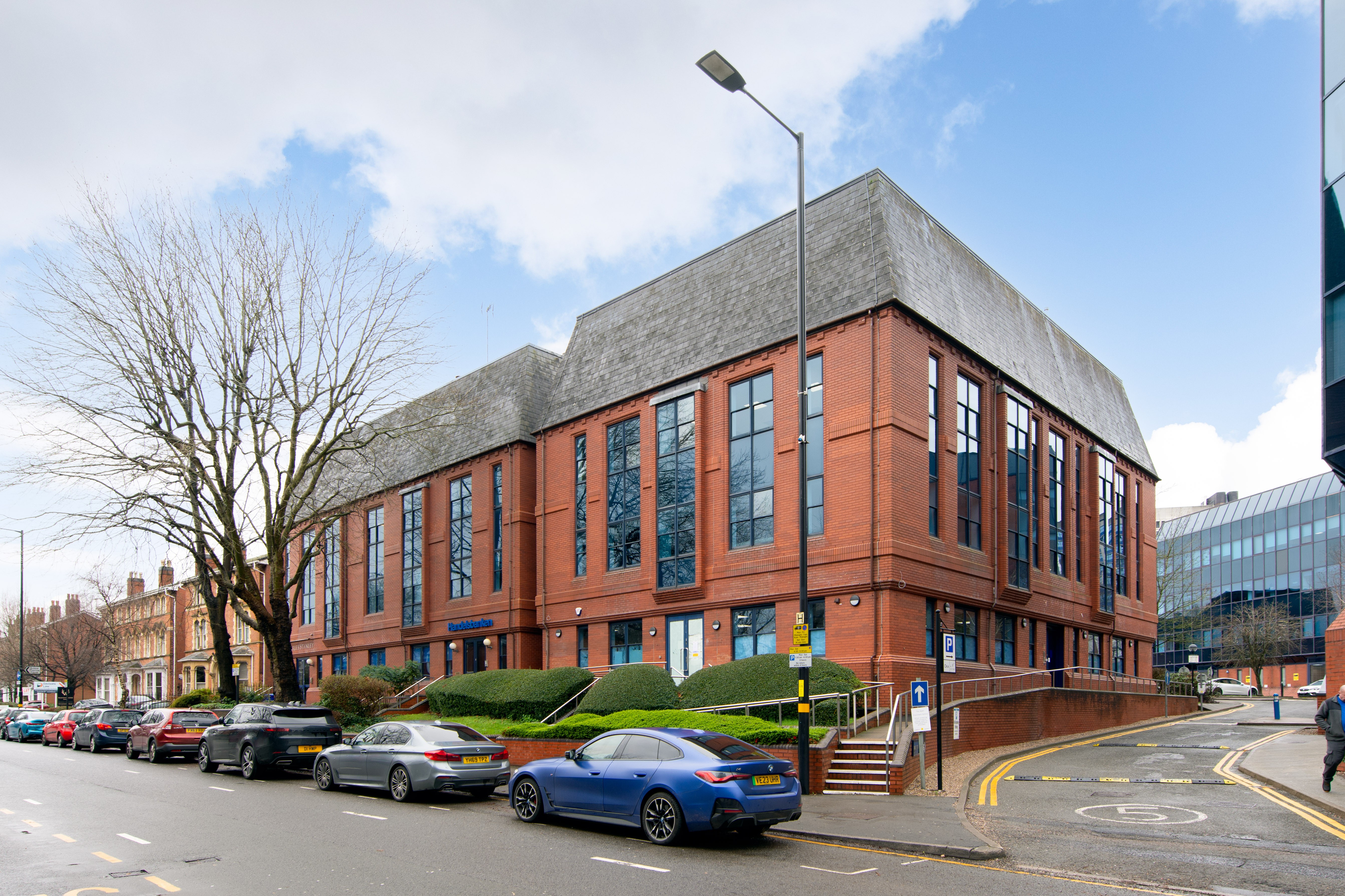 Modern Leasehold Office Investment