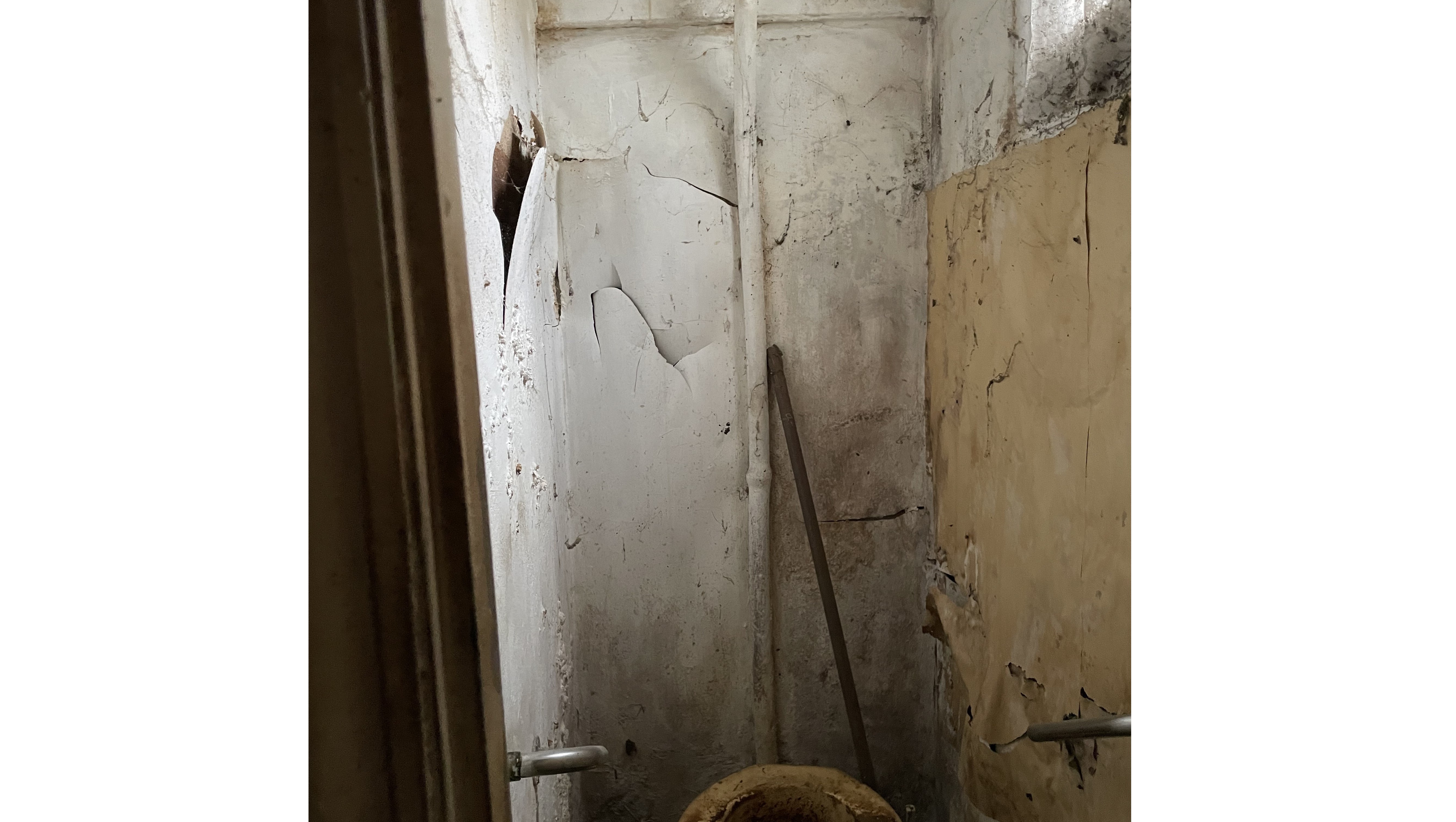 PART VACANT/INVESTMENT - Freehold Mid Terrace Building