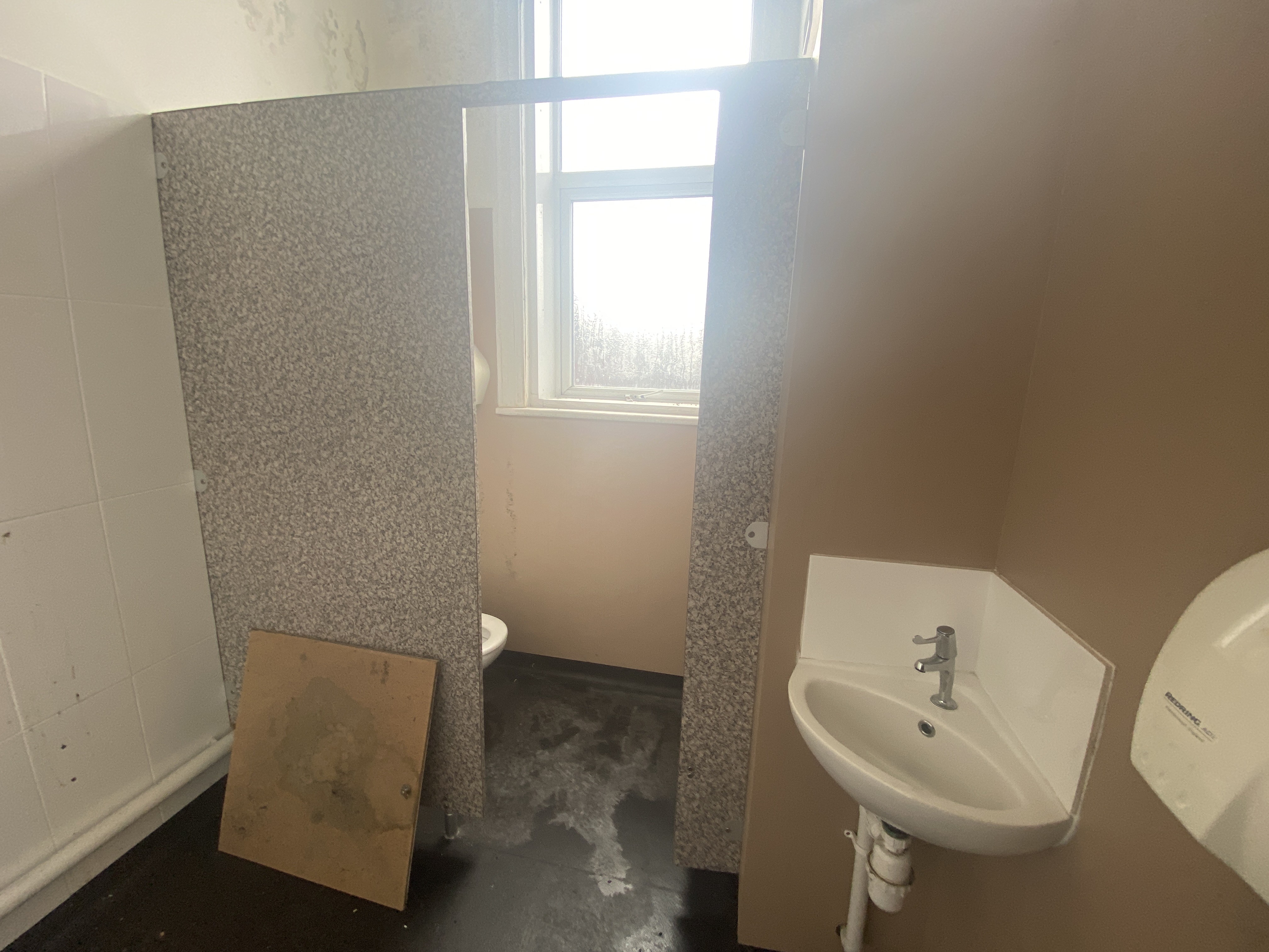 VACANT - Freehold Former Hall with Function Rooms and Offices