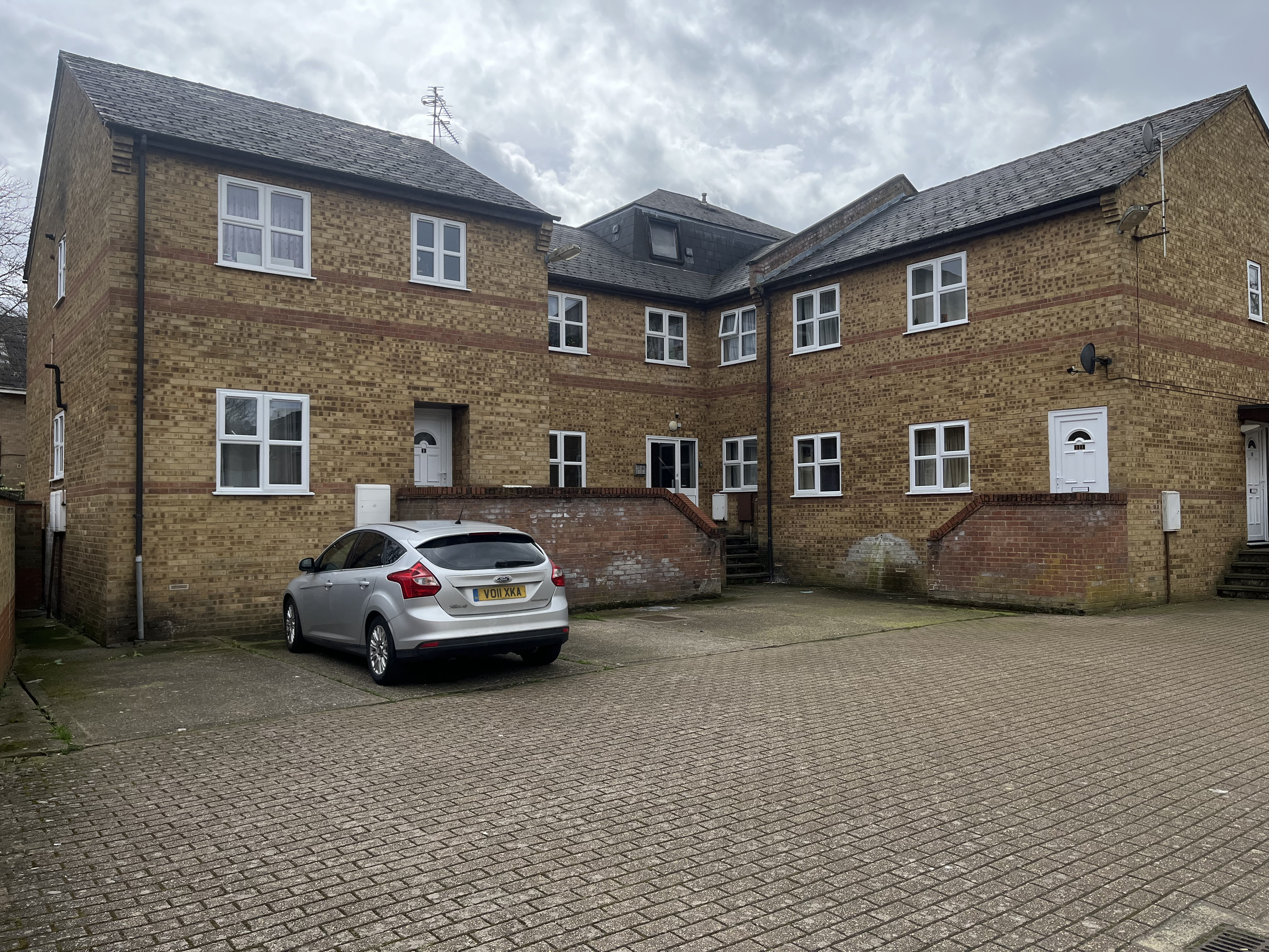INVESTMENT - Freehold Block of Flats