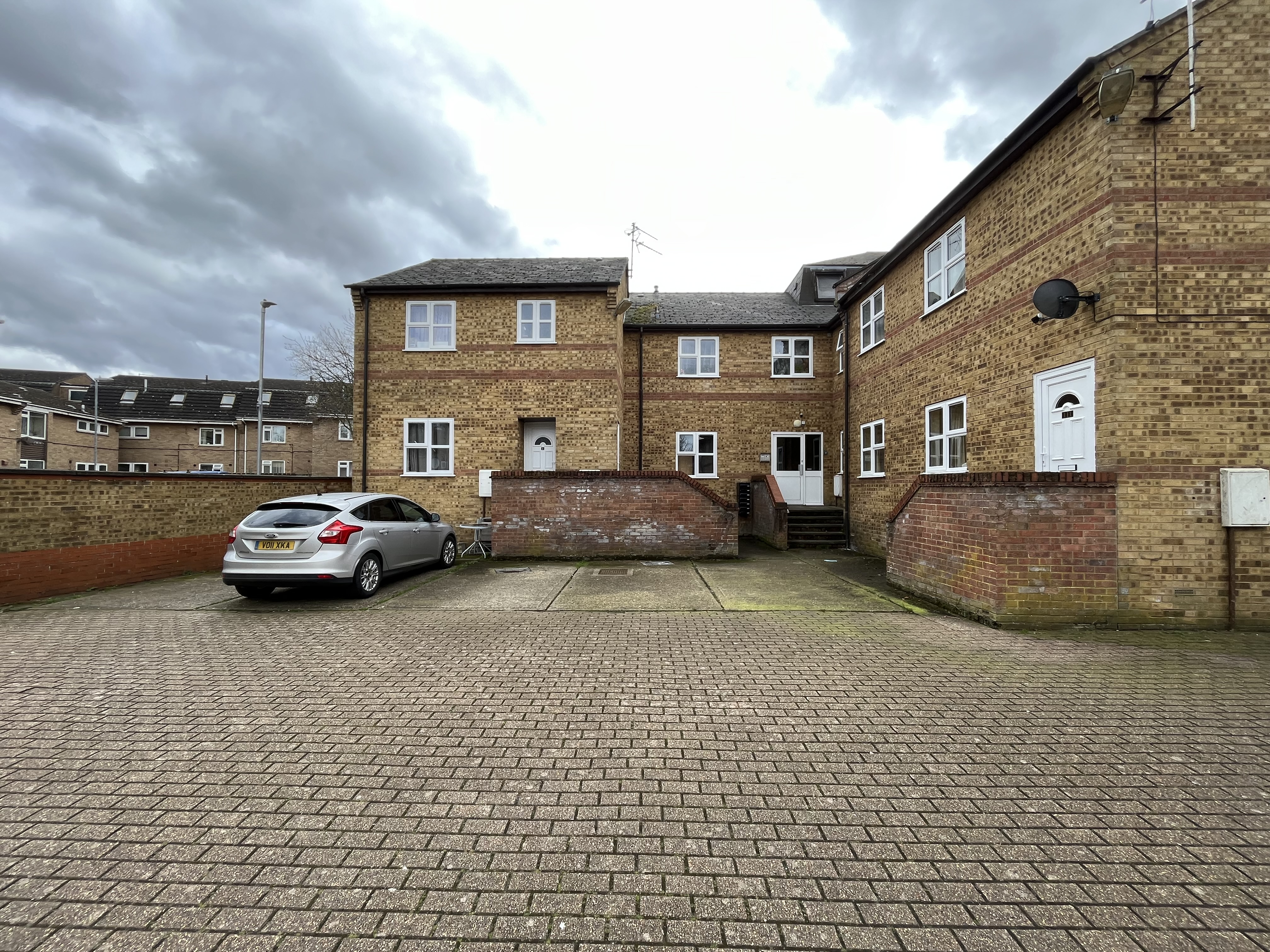 INVESTMENT - Freehold Block of Flats