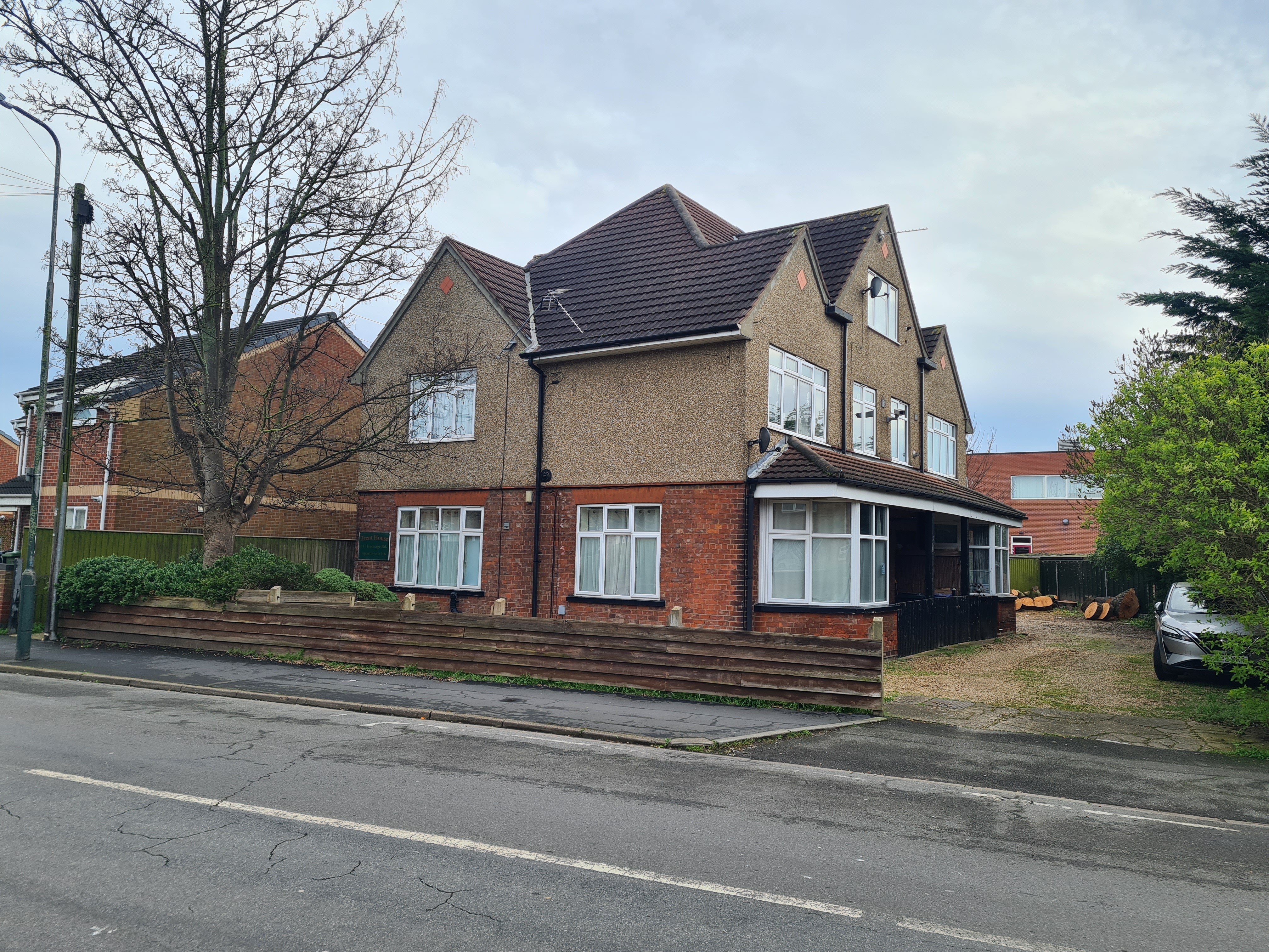 INVESTMENT - Freehold Detached Building