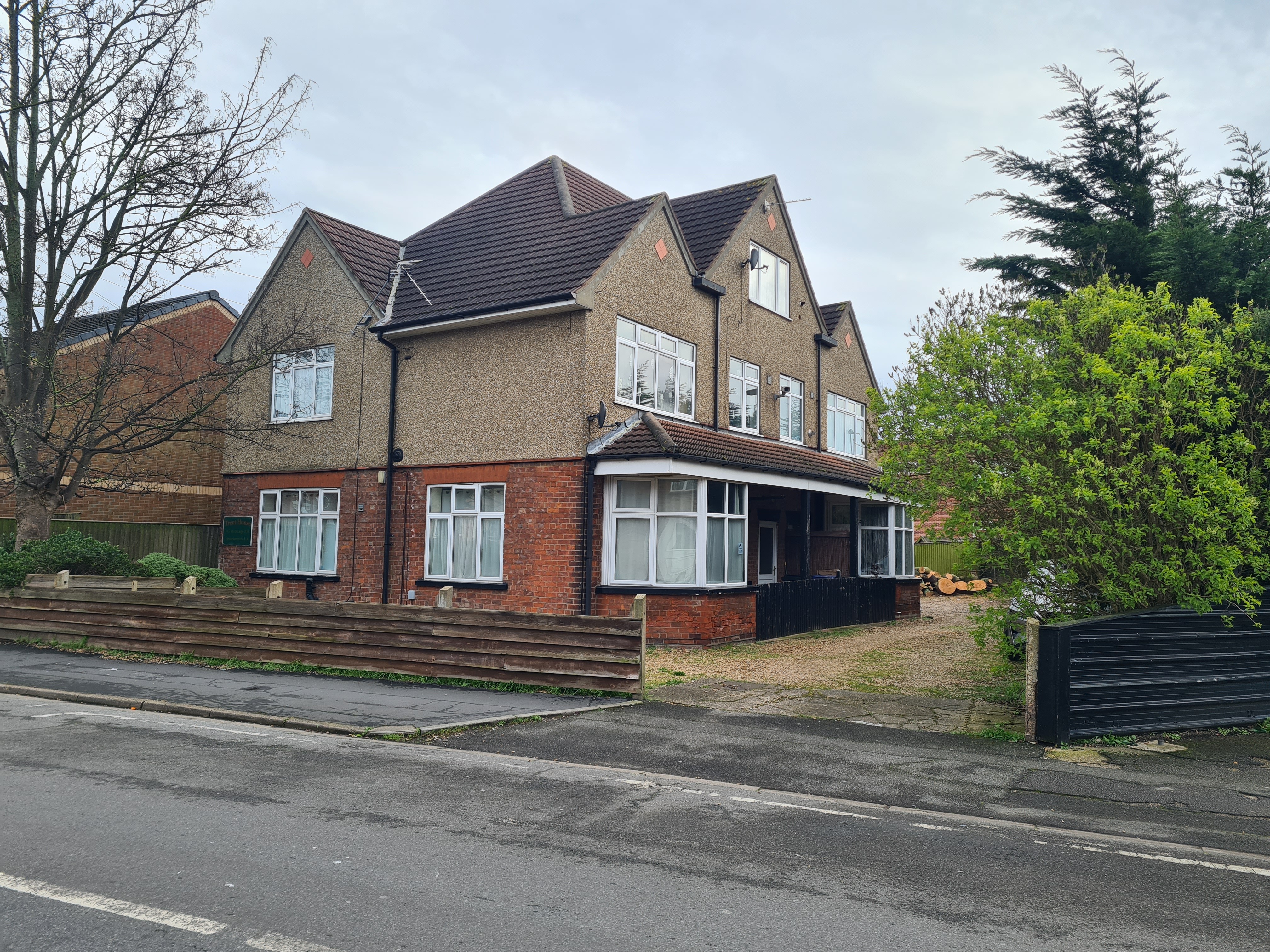 INVESTMENT - Freehold Detached Building